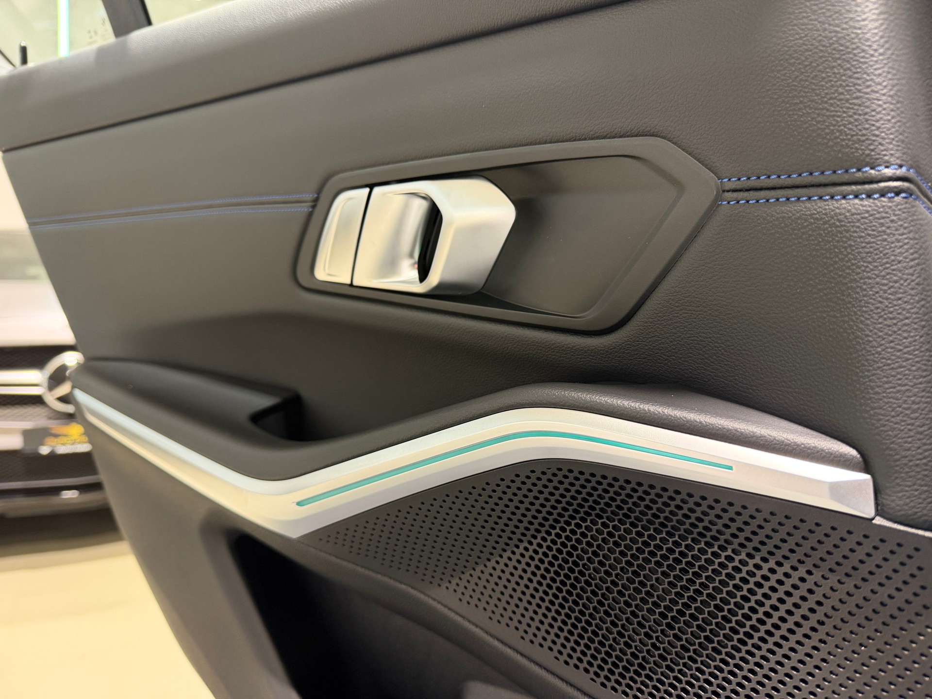 BMW 318i Steptronic M Sport-image-20