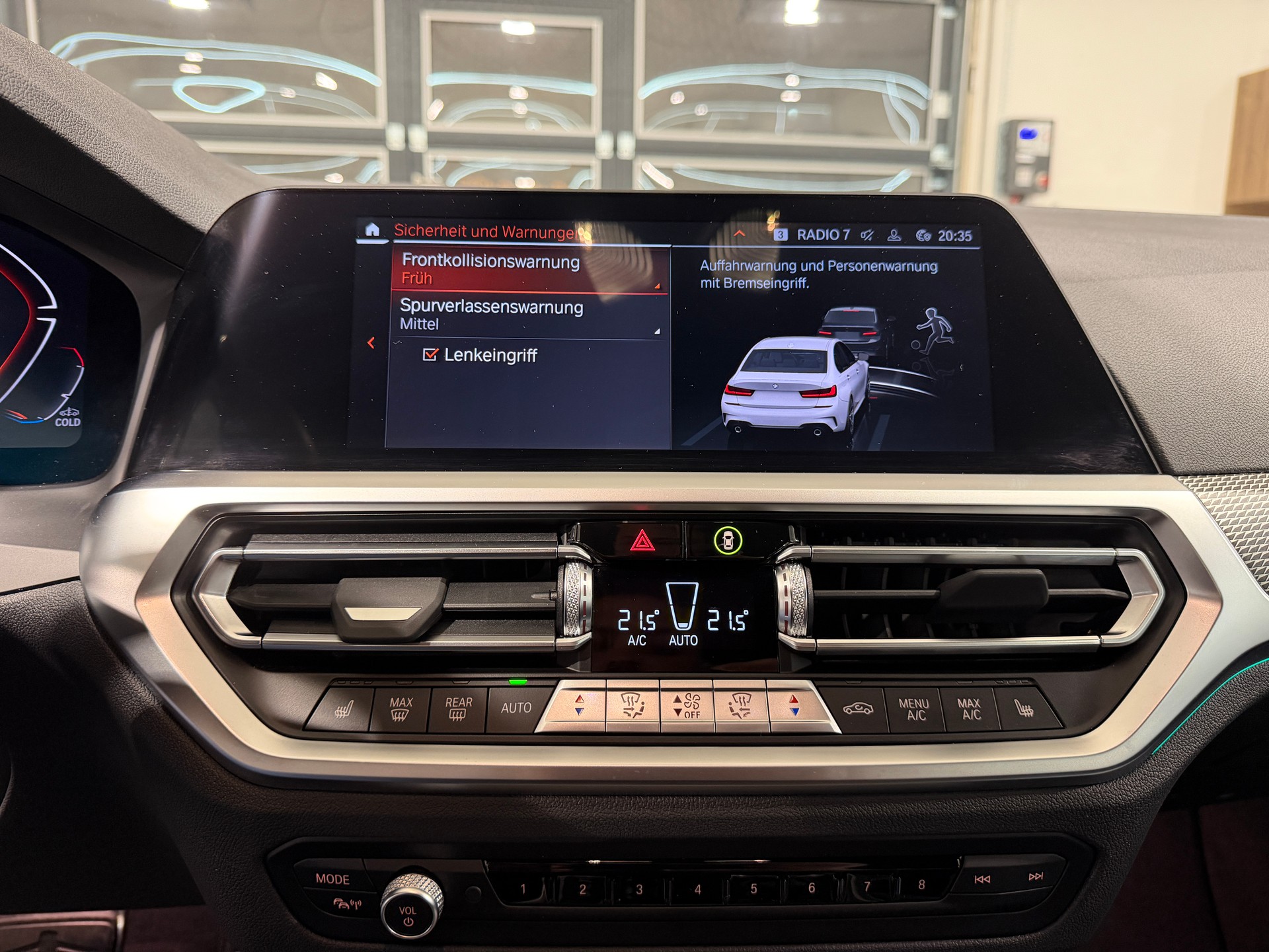 BMW 318i Steptronic M Sport-image-23