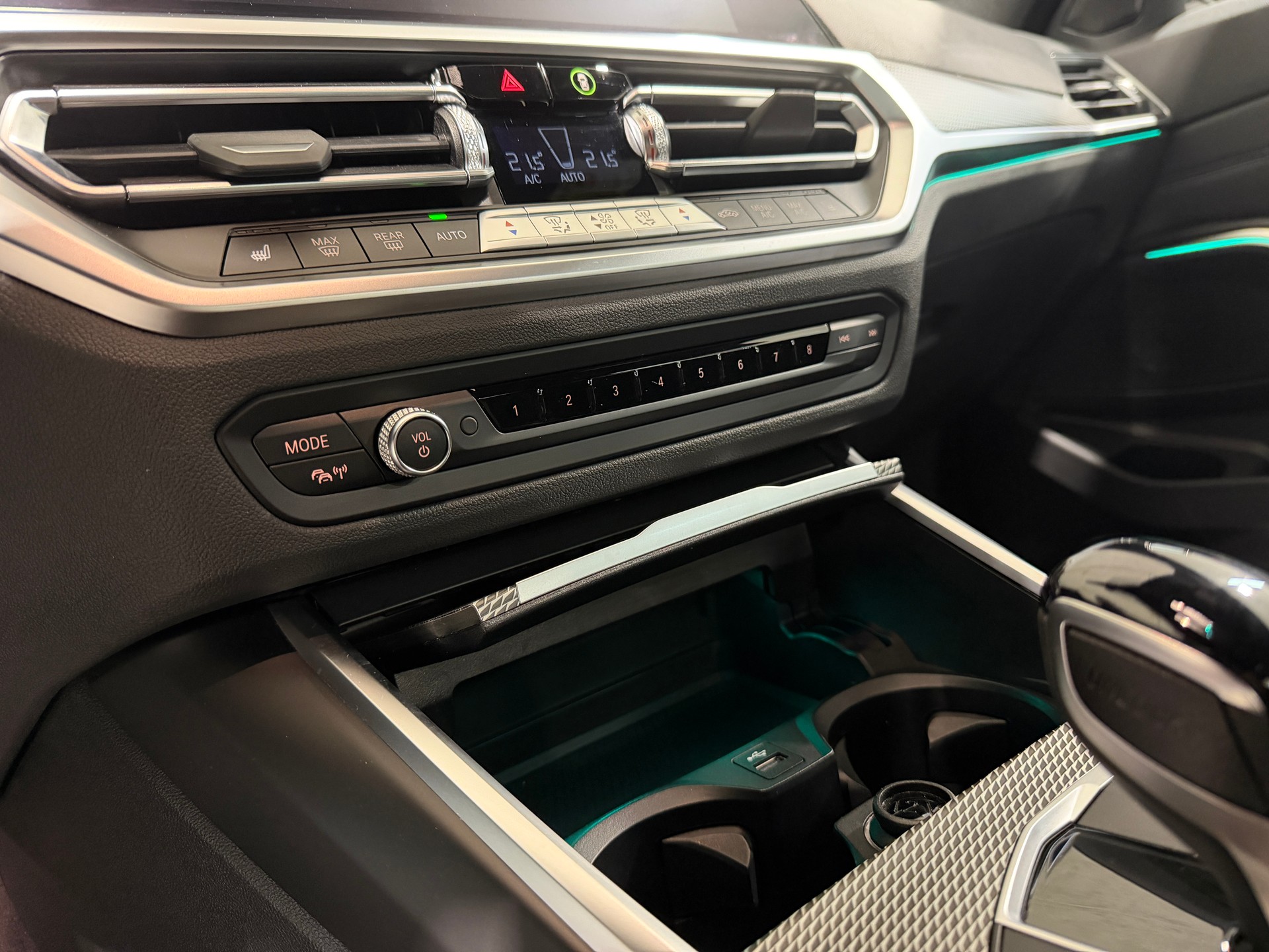 BMW 318i Steptronic M Sport-image-11