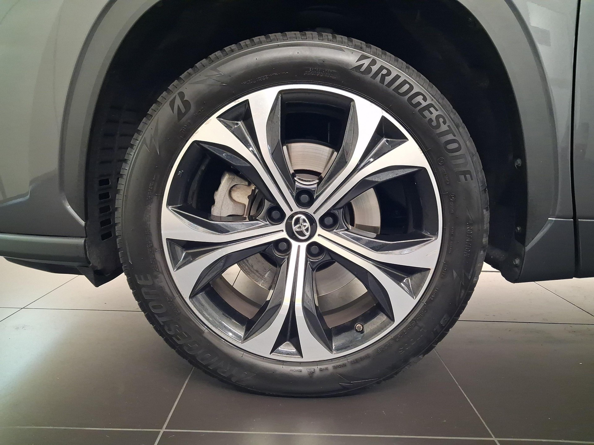 TOYOTA Highlander 2.5 HSD Premium-image-16