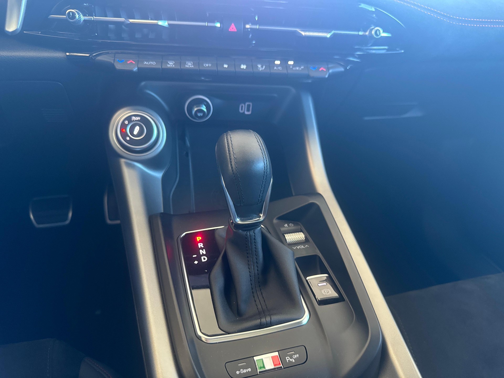 ALFA ROMEO Tonale 1.3 Plug-in Hybrid Veloce Q4-image-16