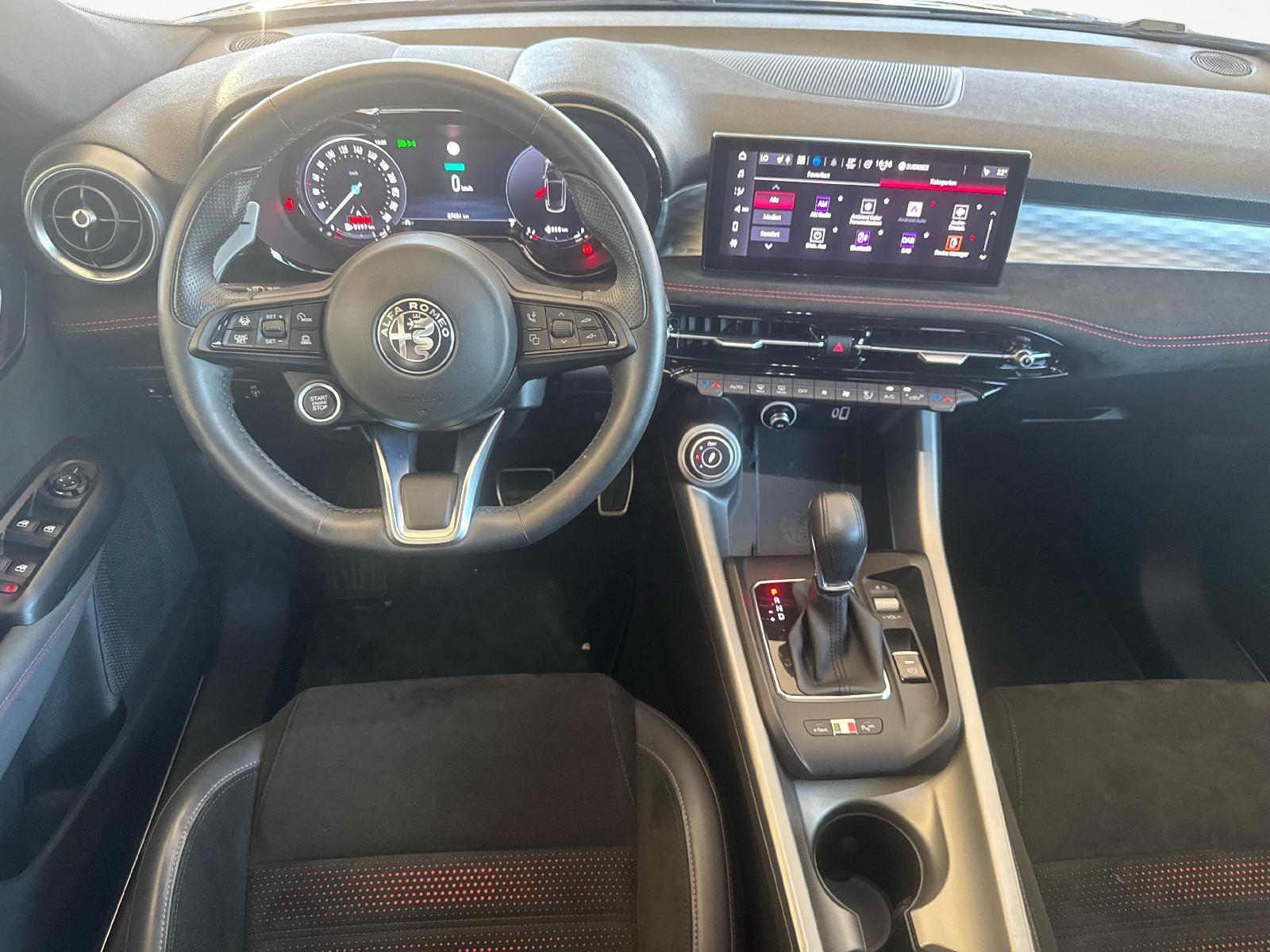 ALFA ROMEO Tonale 1.3 Plug-in Hybrid Veloce Q4-image-8