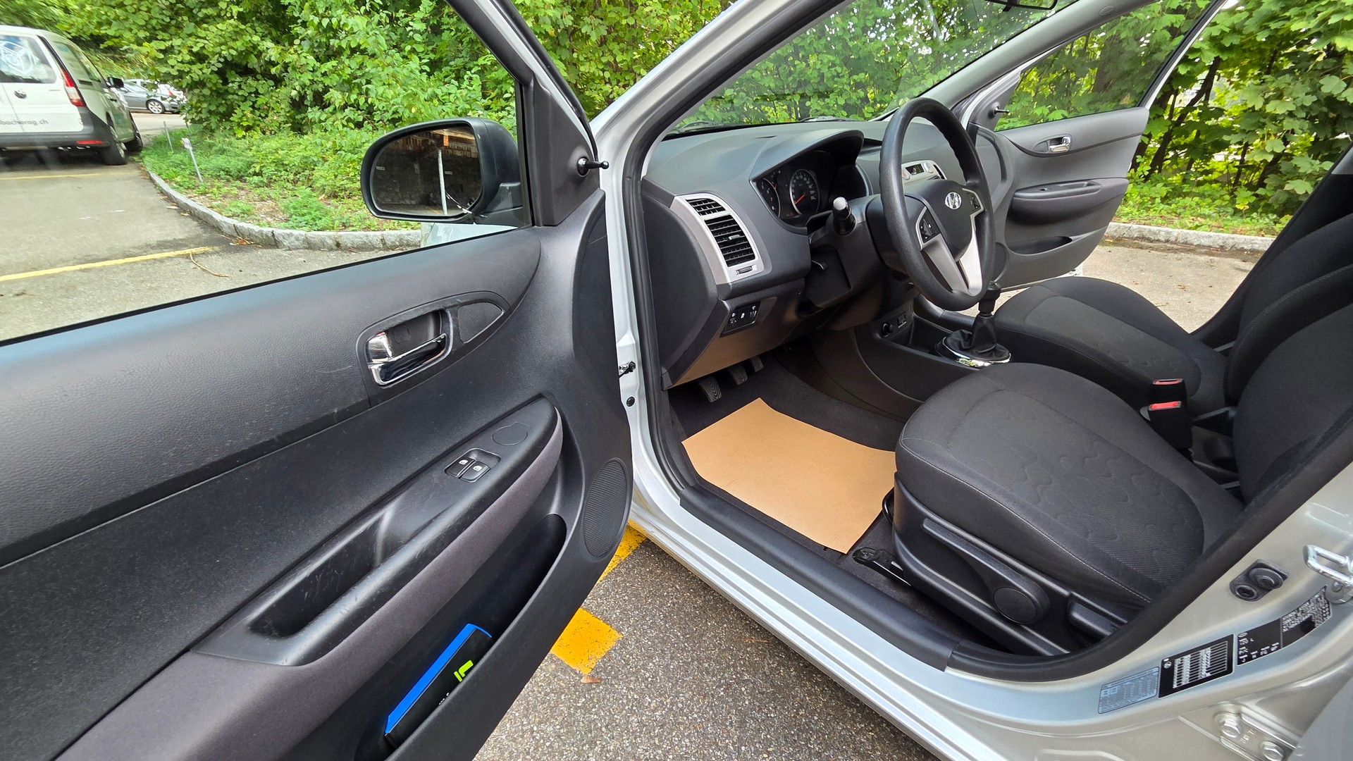 HYUNDAI i20 1.2 Comfort-image-12