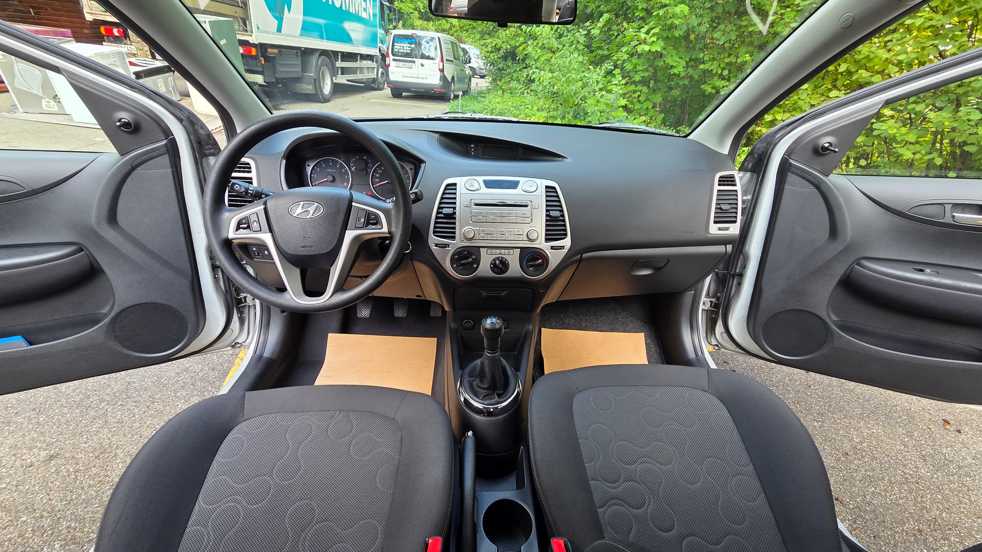 HYUNDAI i20 1.2 Comfort-image-11