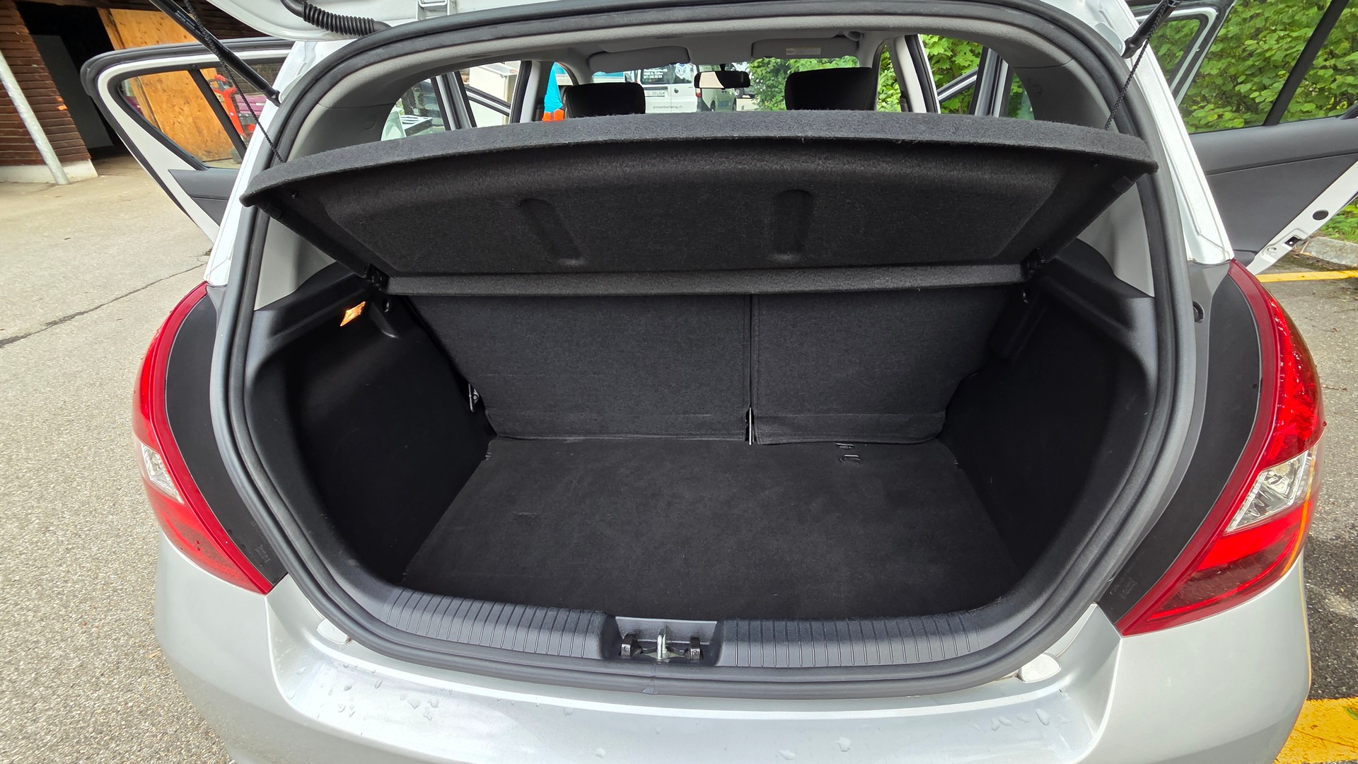 HYUNDAI i20 1.2 Comfort-image-9
