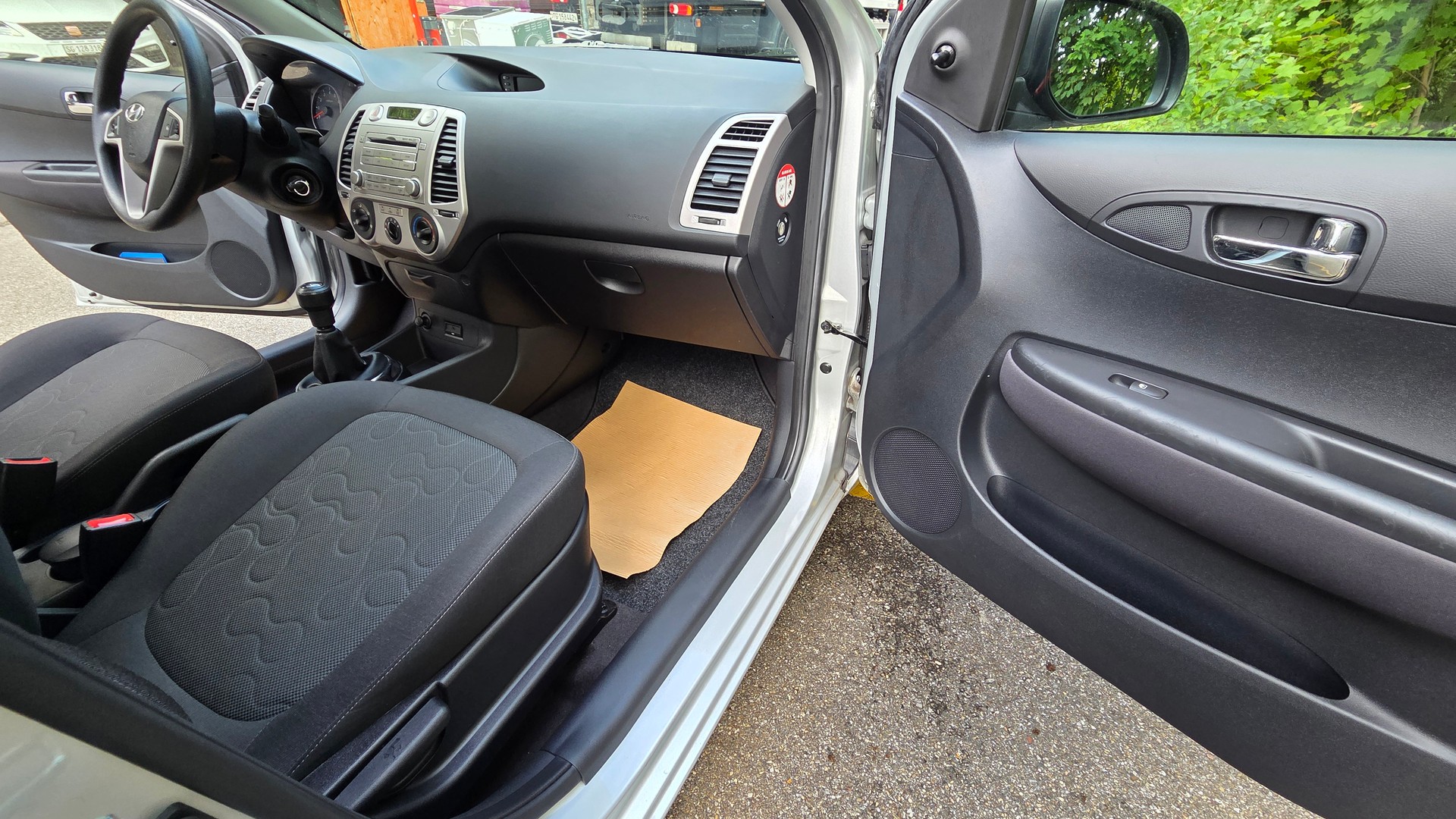 HYUNDAI i20 1.2 Comfort-image-6