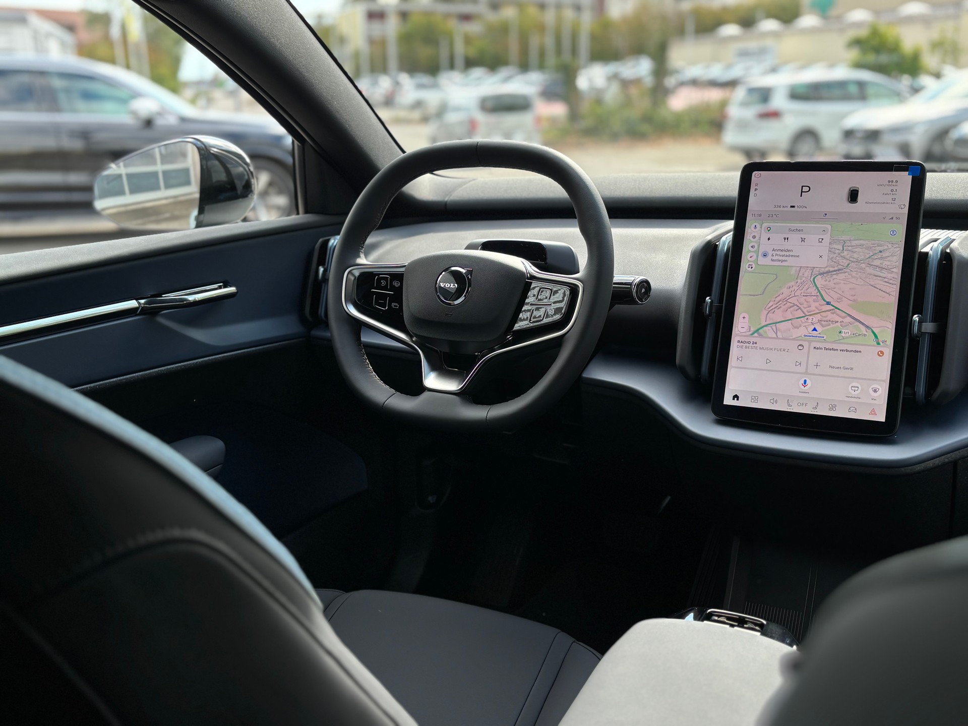 VOLVO EX30 P8 Plus AWD-image-12