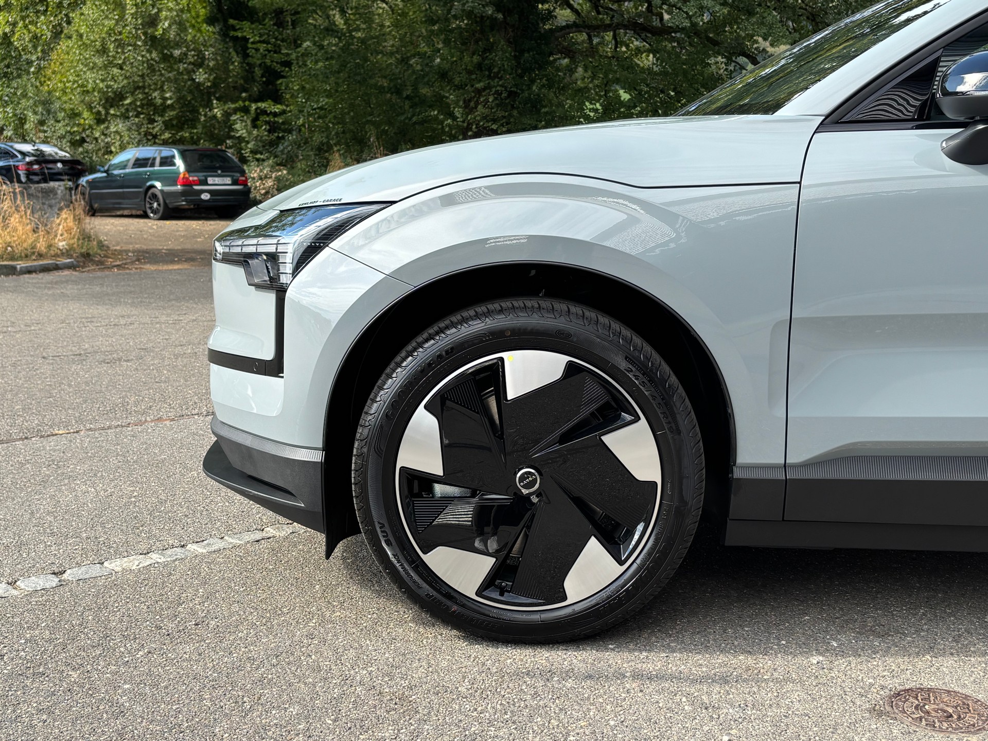 VOLVO EX30 P8 Plus AWD-image-1