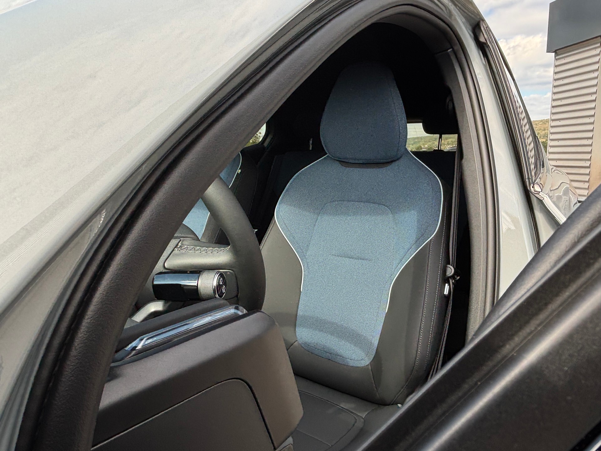 VOLVO EX30 P8 Plus AWD-image-2