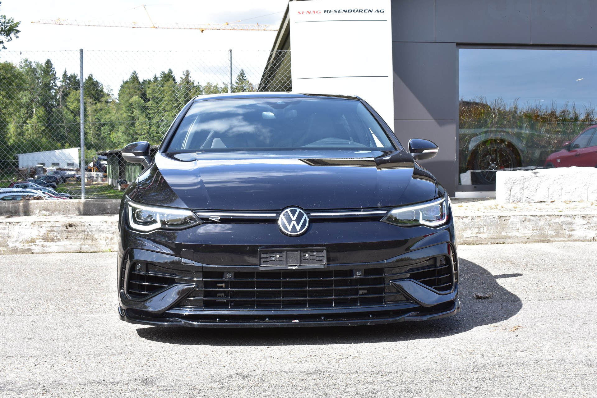 VW Golf 2.0 TSI R DSG 4Motion-image-1