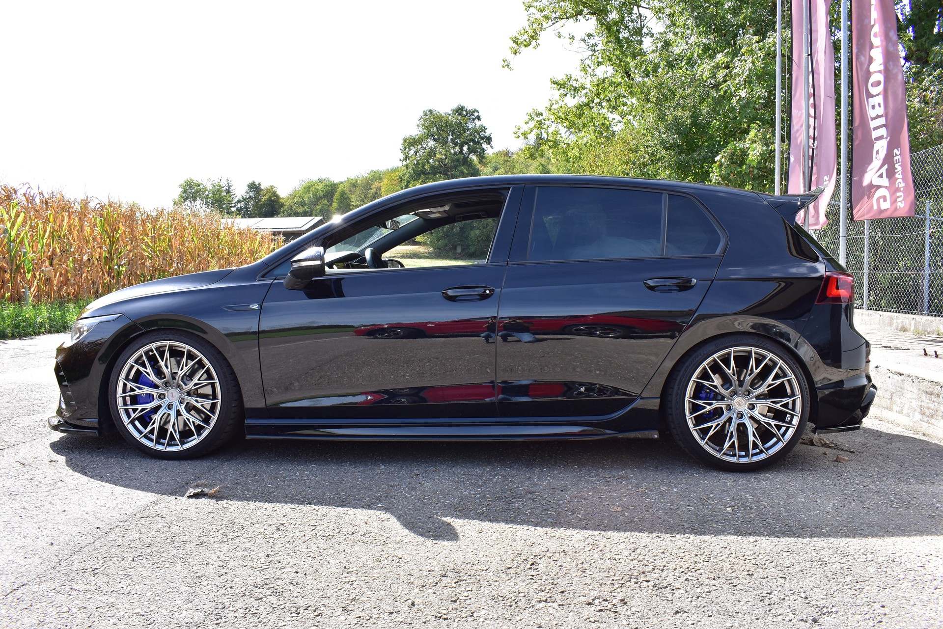 VW Golf 2.0 TSI R DSG 4Motion-image-3