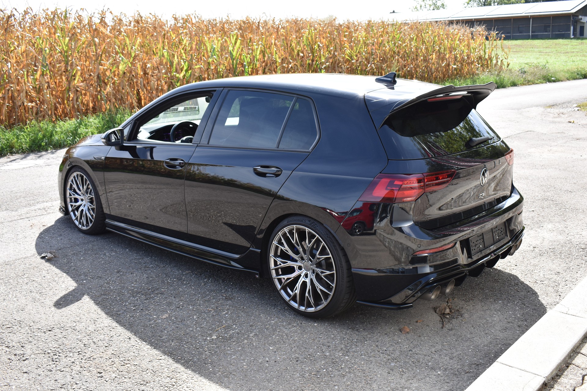 VW Golf 2.0 TSI R DSG 4Motion-image-4