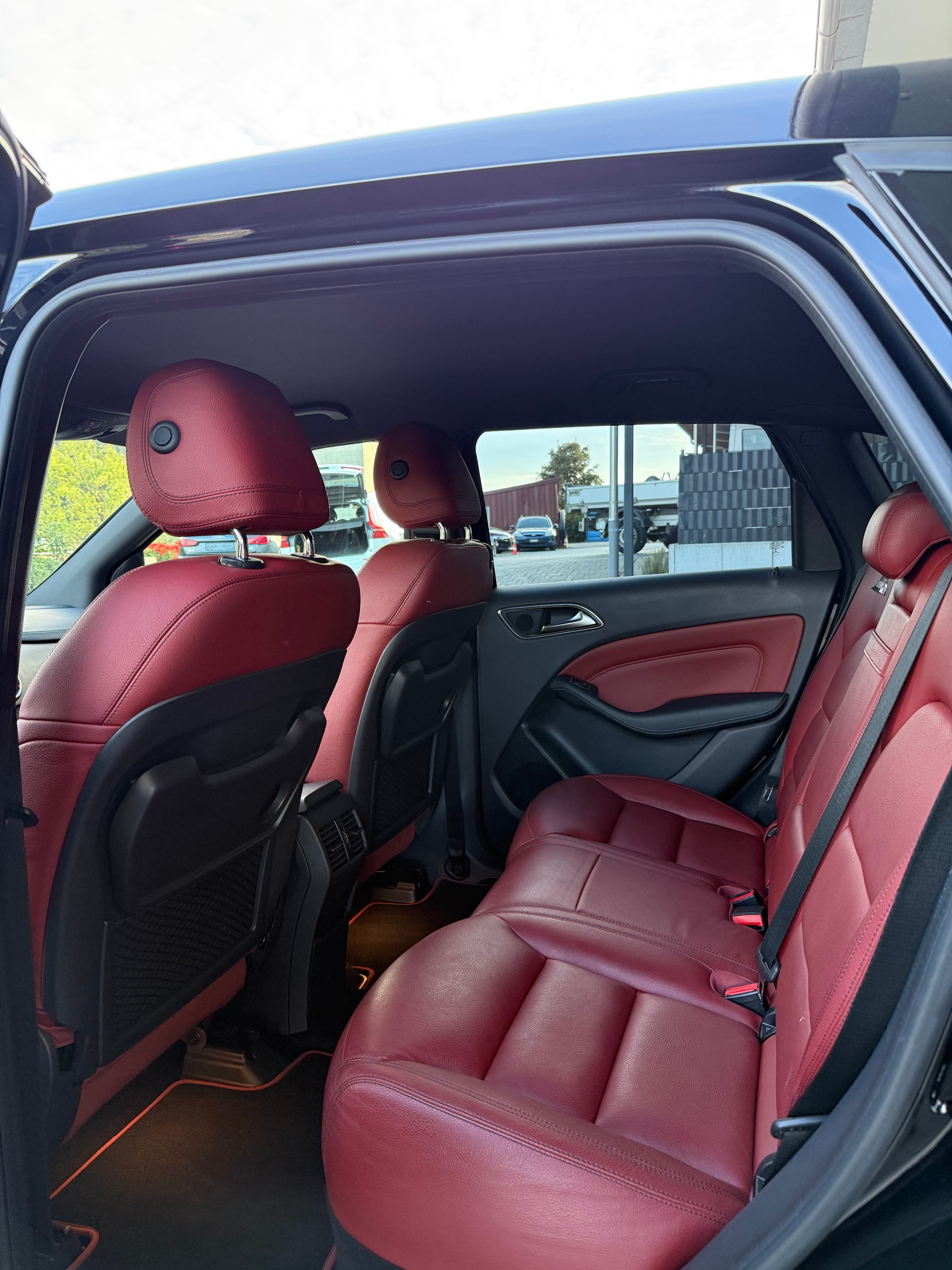 MERCEDES-BENZ Electric Drive Style-image-4