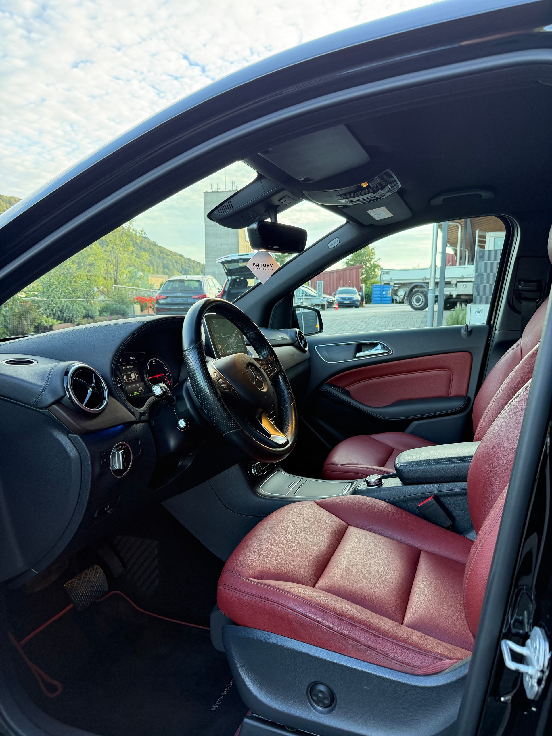 MERCEDES-BENZ Electric Drive Style-image-3