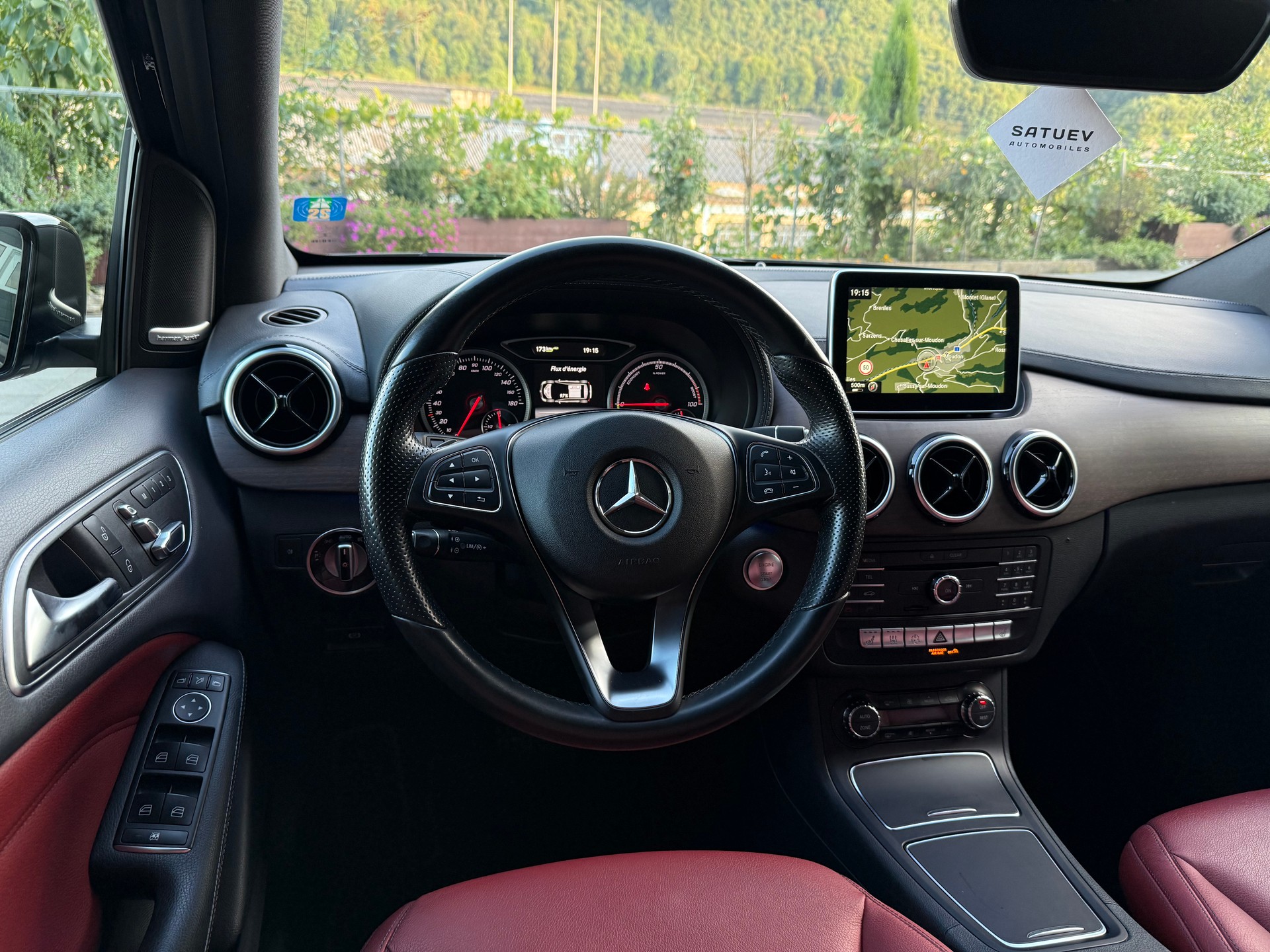 MERCEDES-BENZ Electric Drive Style-image-2