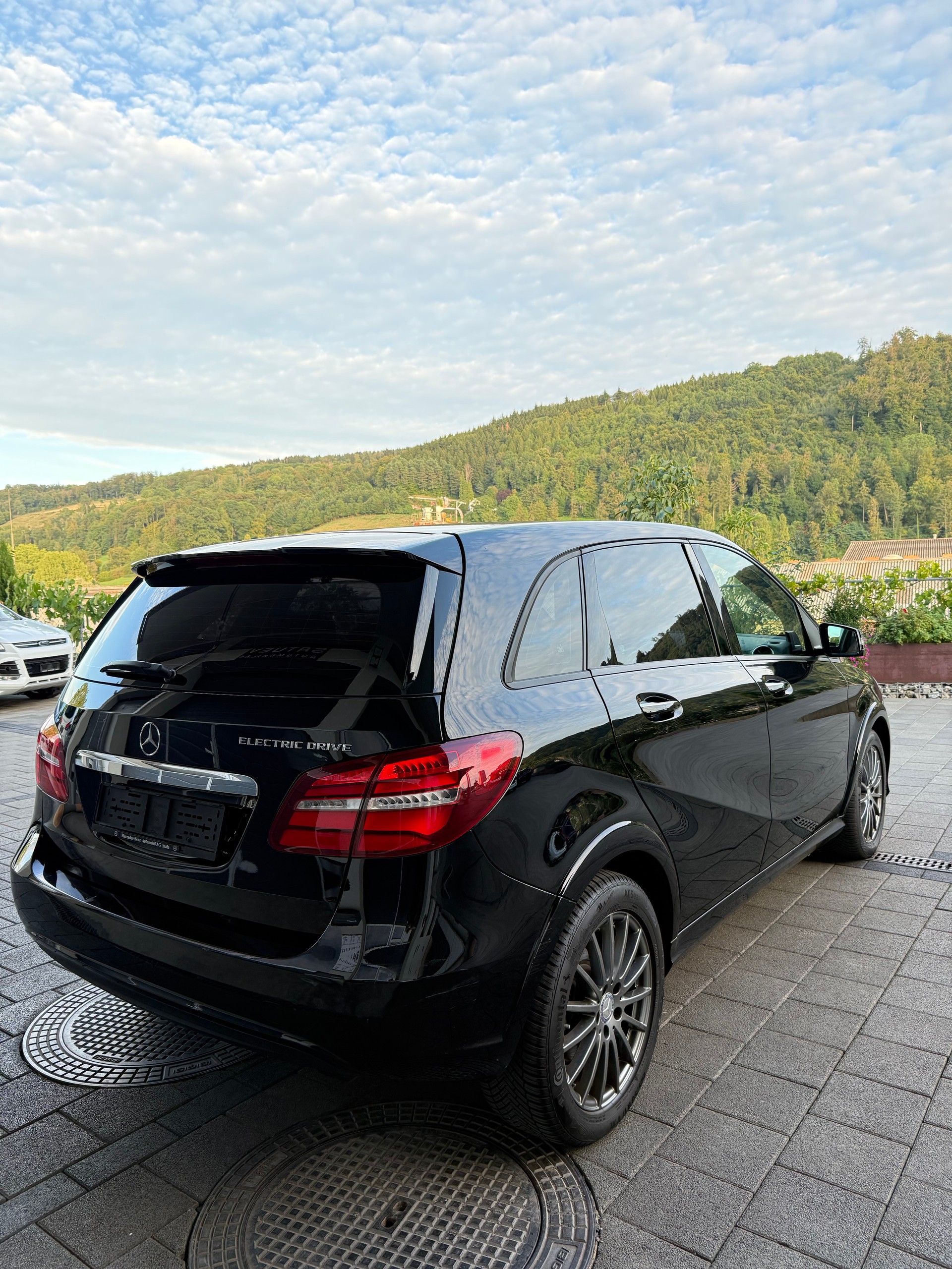MERCEDES-BENZ Electric Drive Style-image-1