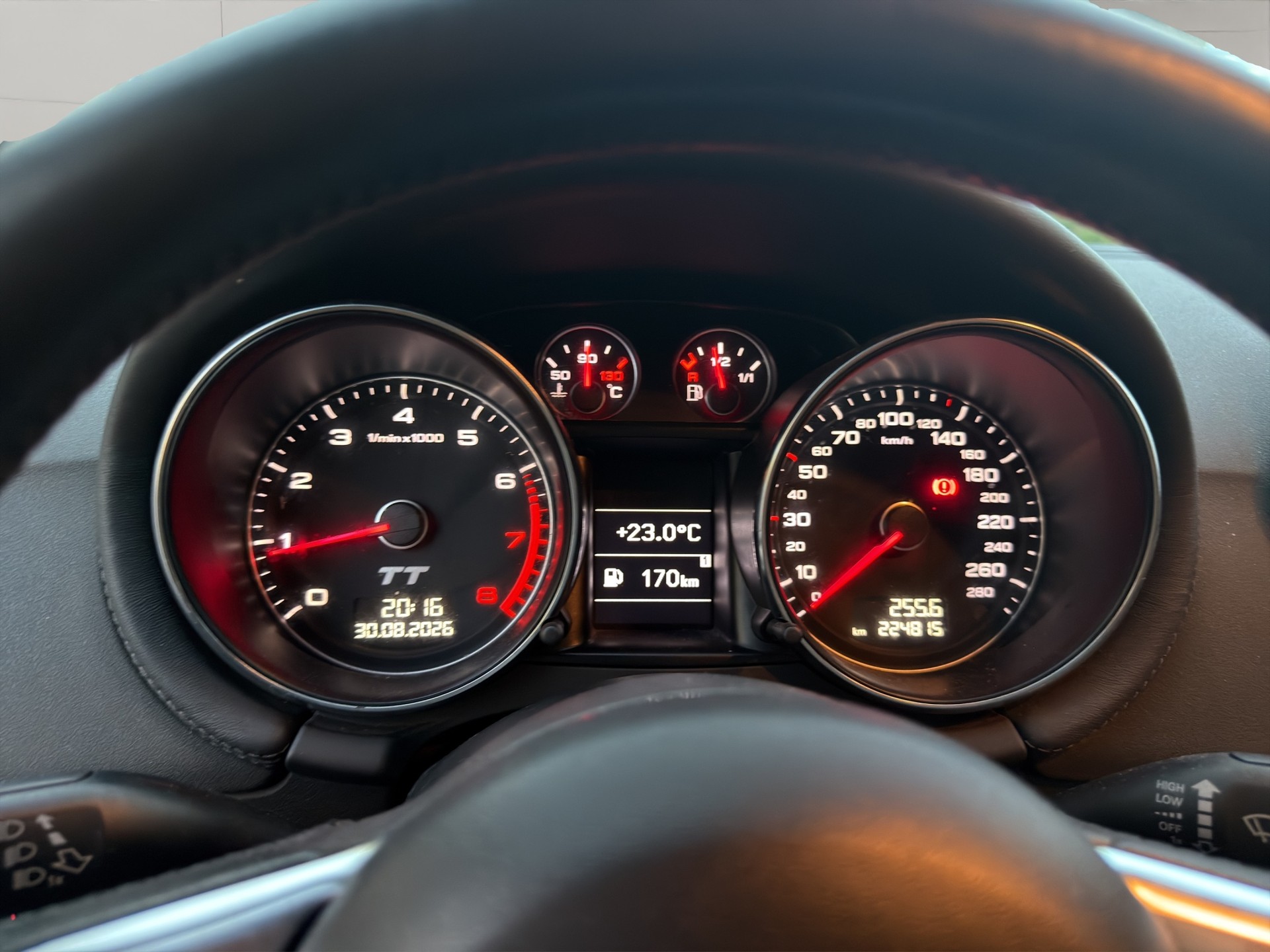 AUDI TT Coupé 2.0 TFSI-image-16