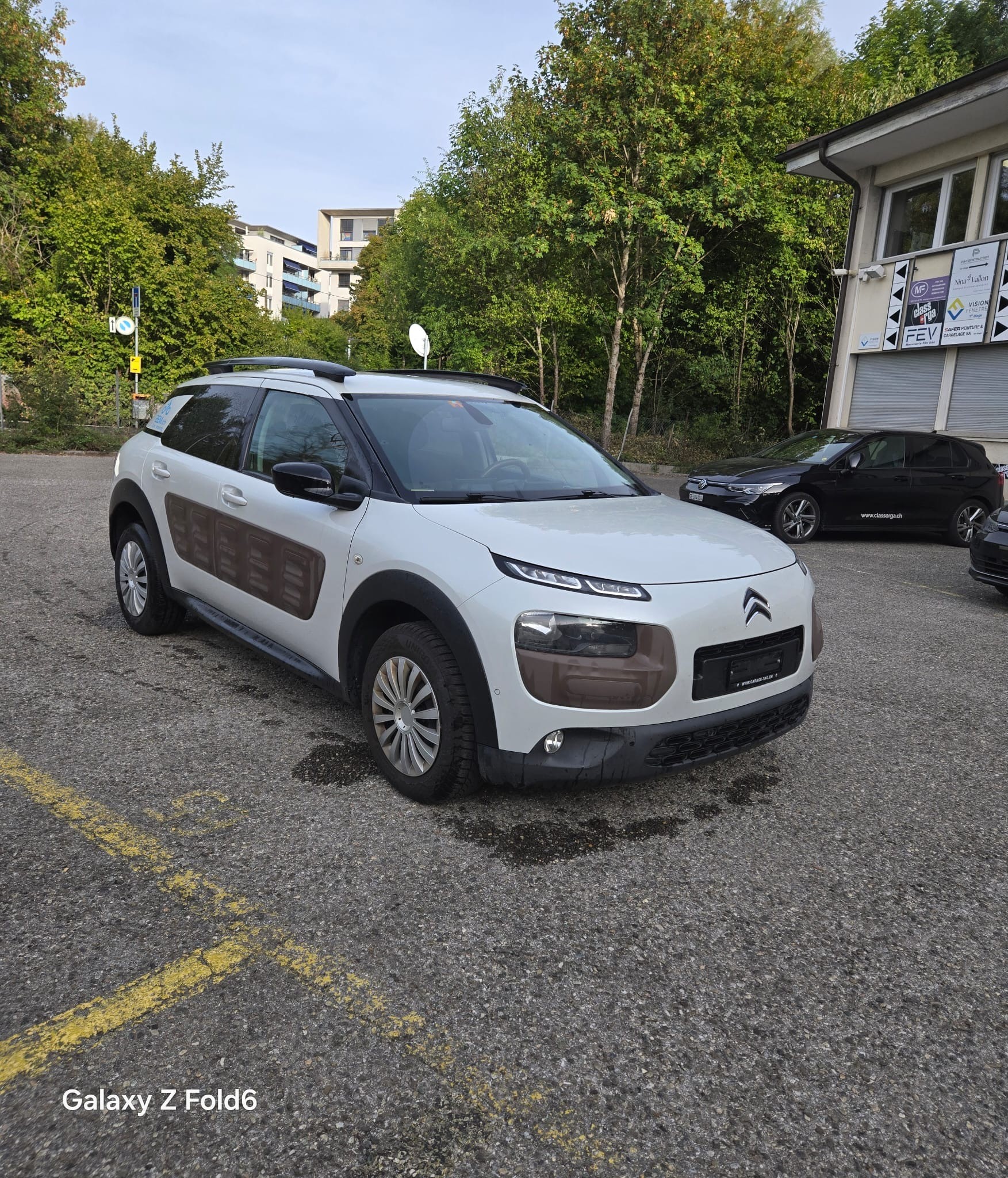 CITROEN C4 Cactus 1.2 VTi Shine Edition-image-1
