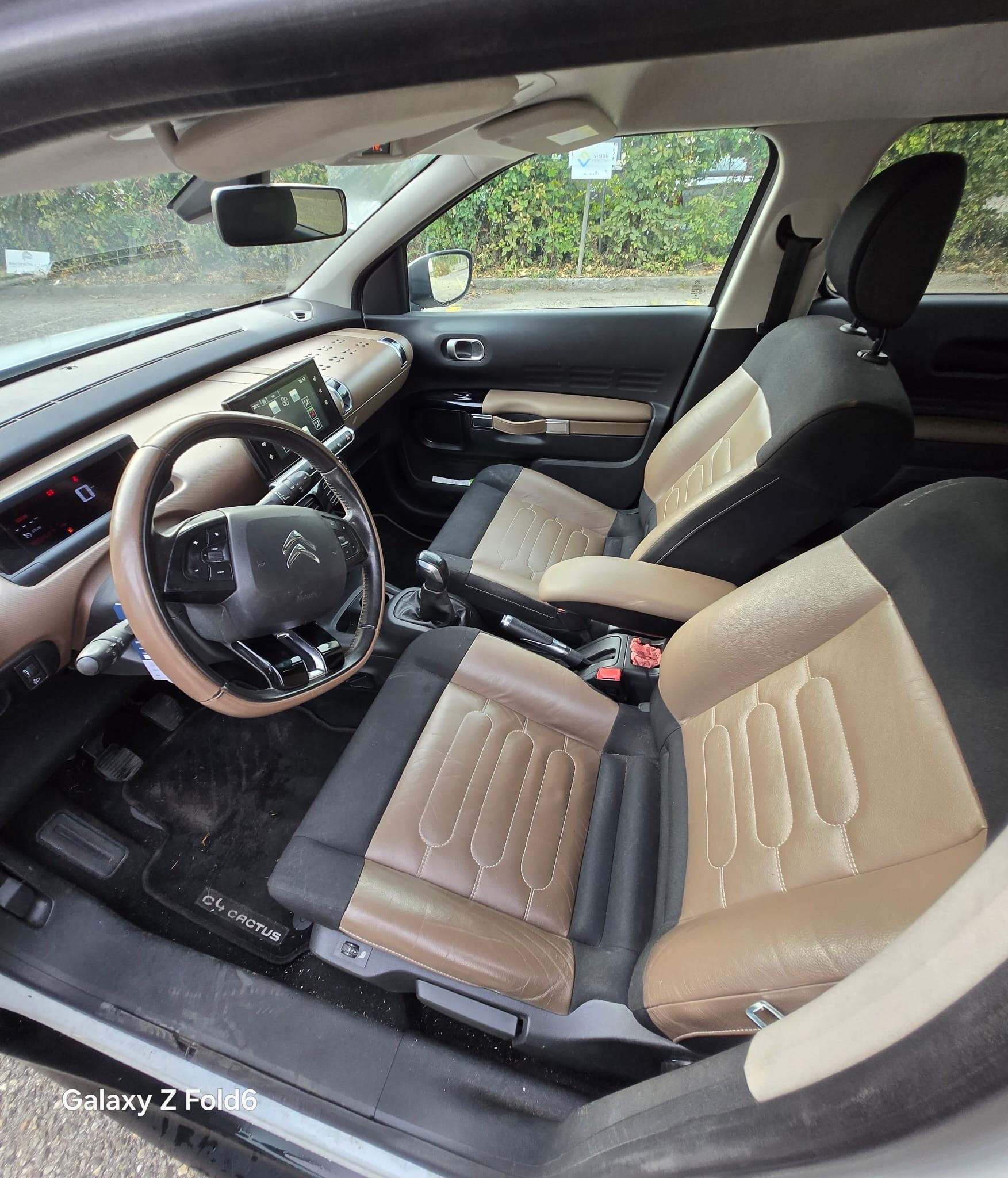 CITROEN C4 Cactus 1.2 VTi Shine Edition-image-6