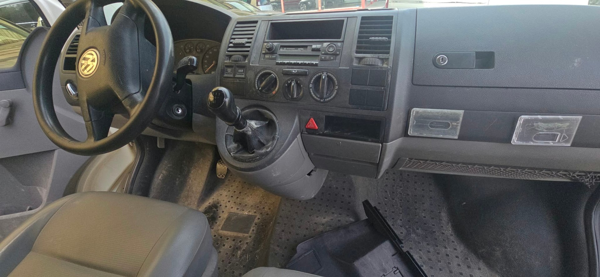 VW T5 1.9 TDI PD-image-7
