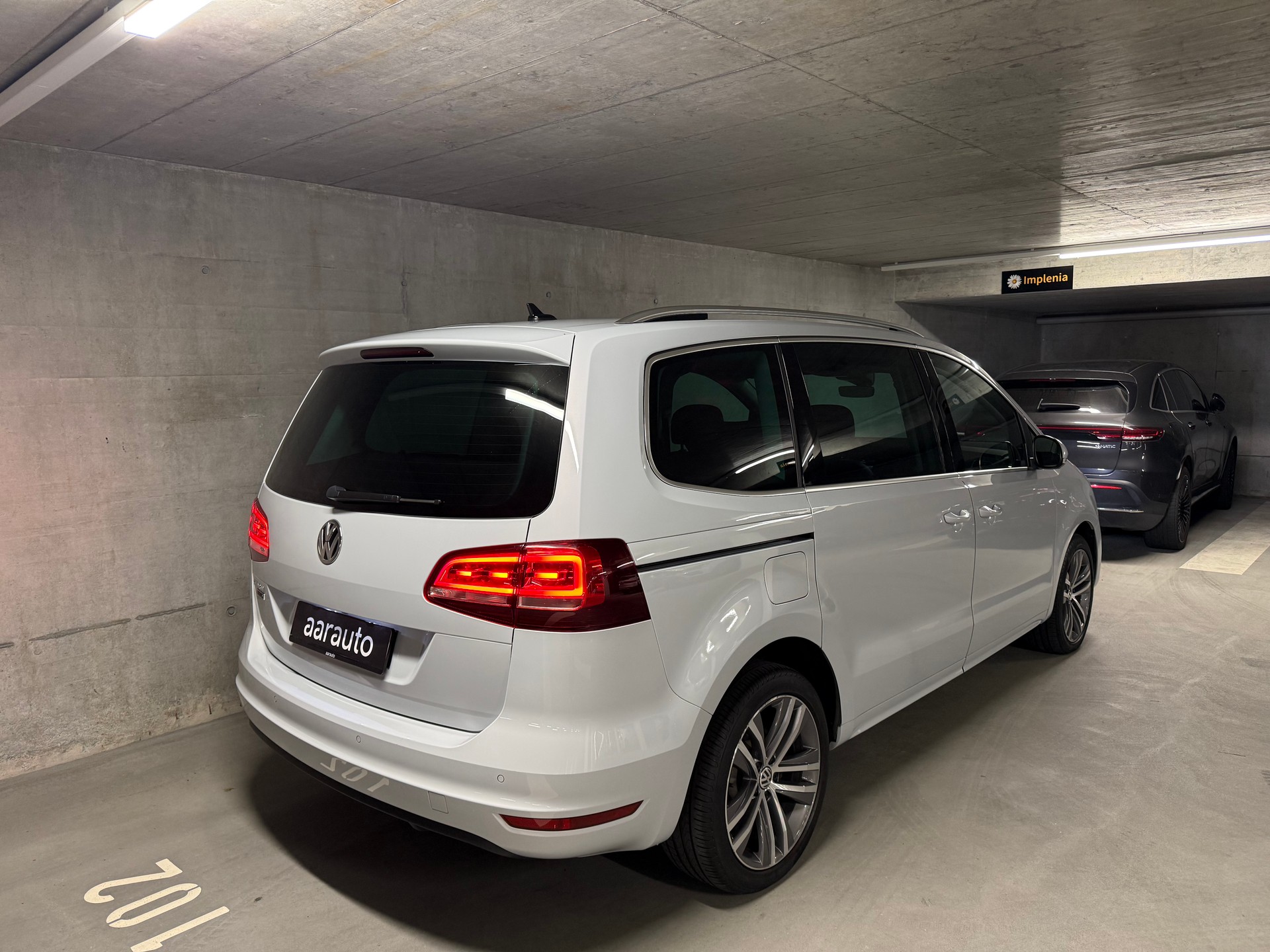 VW Sharan 2.0 TDI SCR Highline DSG 4m-image-4