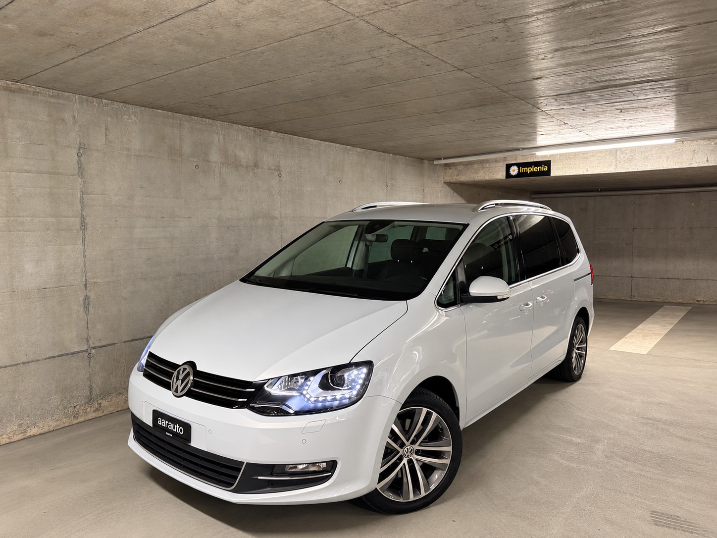 VW Sharan 2.0 TDI SCR Highline DSG 4m-image-0