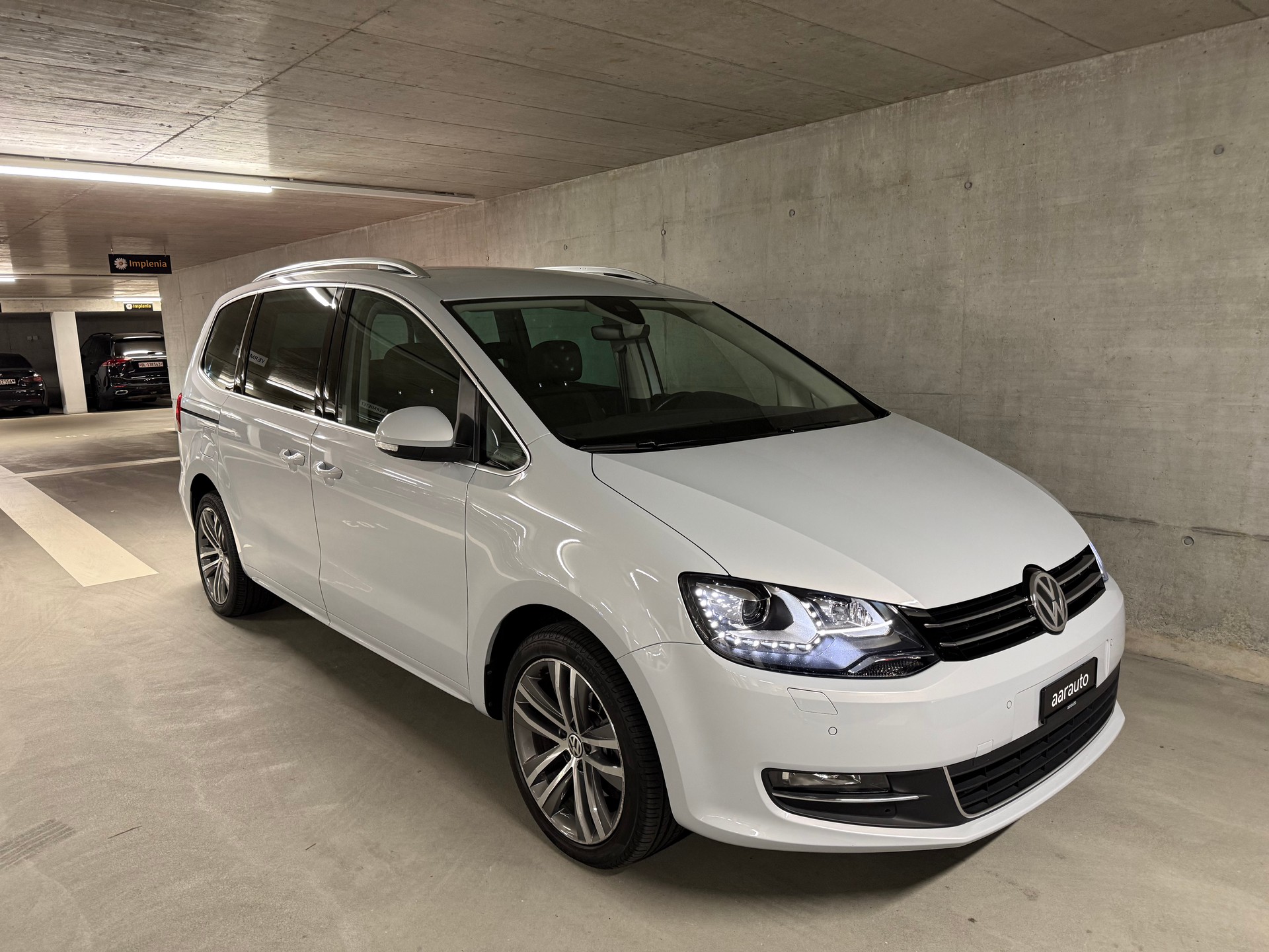 VW Sharan 2.0 TDI SCR Highline DSG 4m-image-5