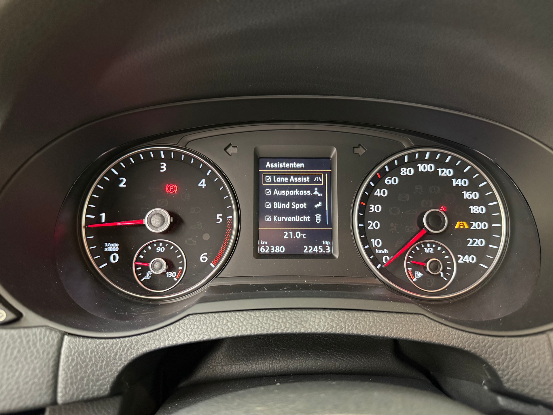 VW Sharan 2.0 TDI SCR Highline DSG 4m-image-28