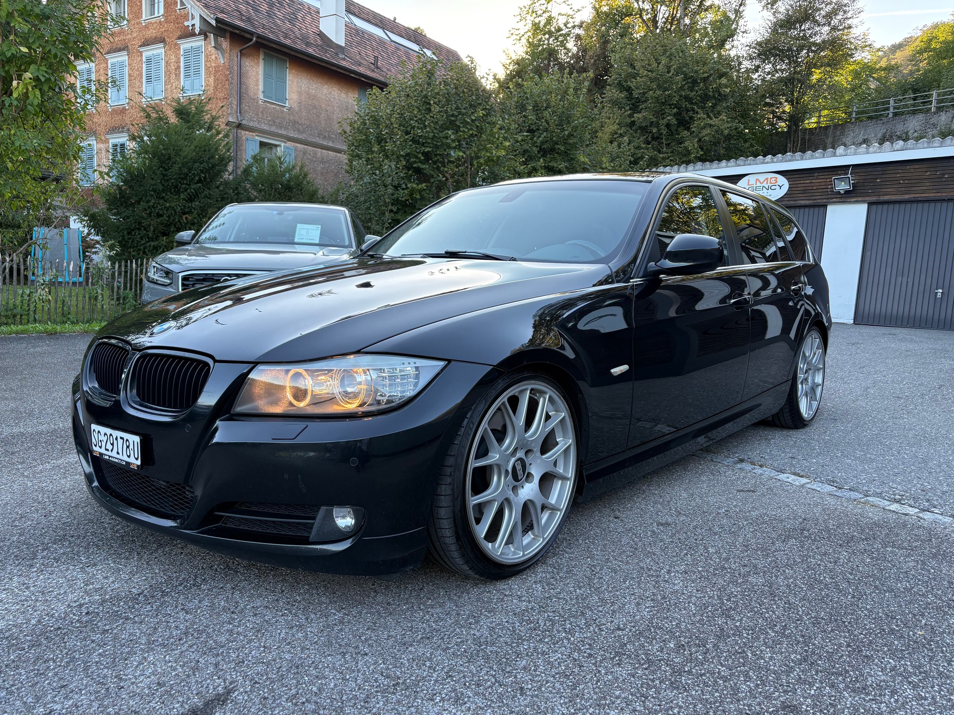 BMW 325d Touring Steptronic-image-2