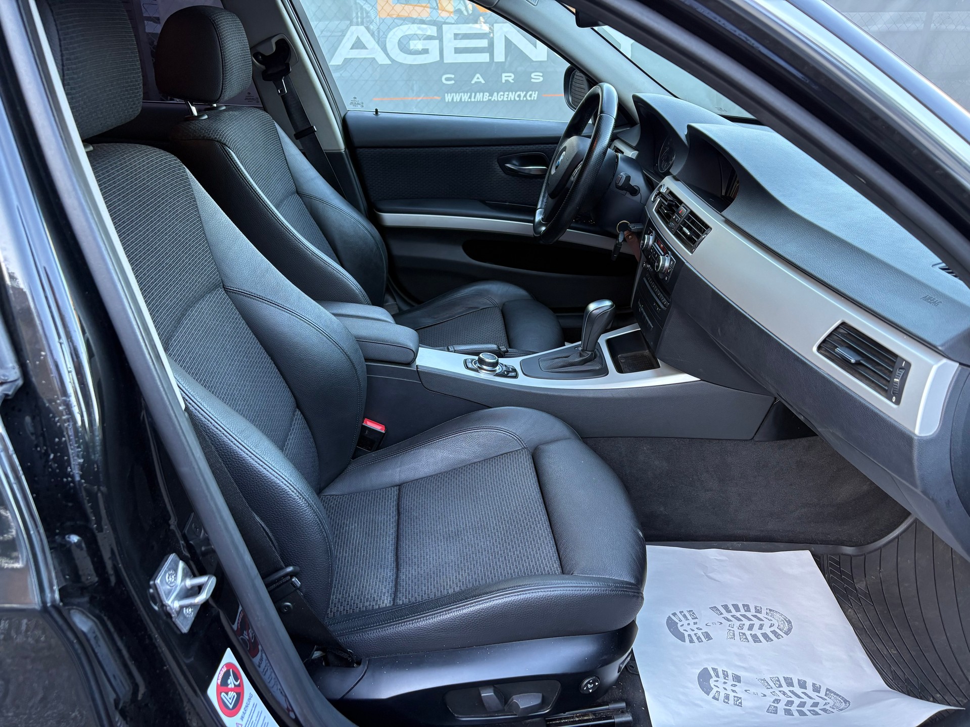 BMW 325d Touring Steptronic-image-10