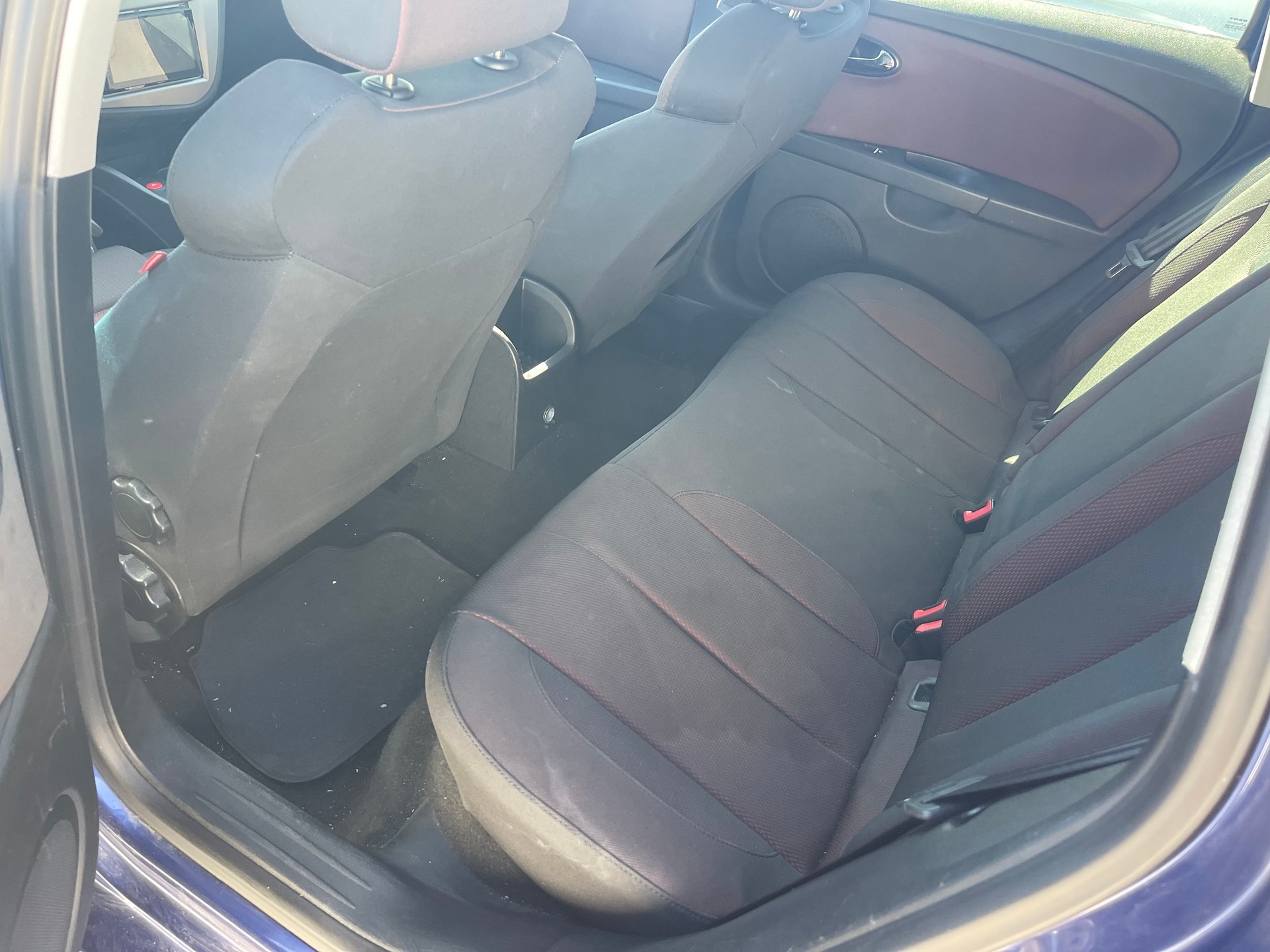 SEAT Leon 2.0 FSI T Radical-image-11