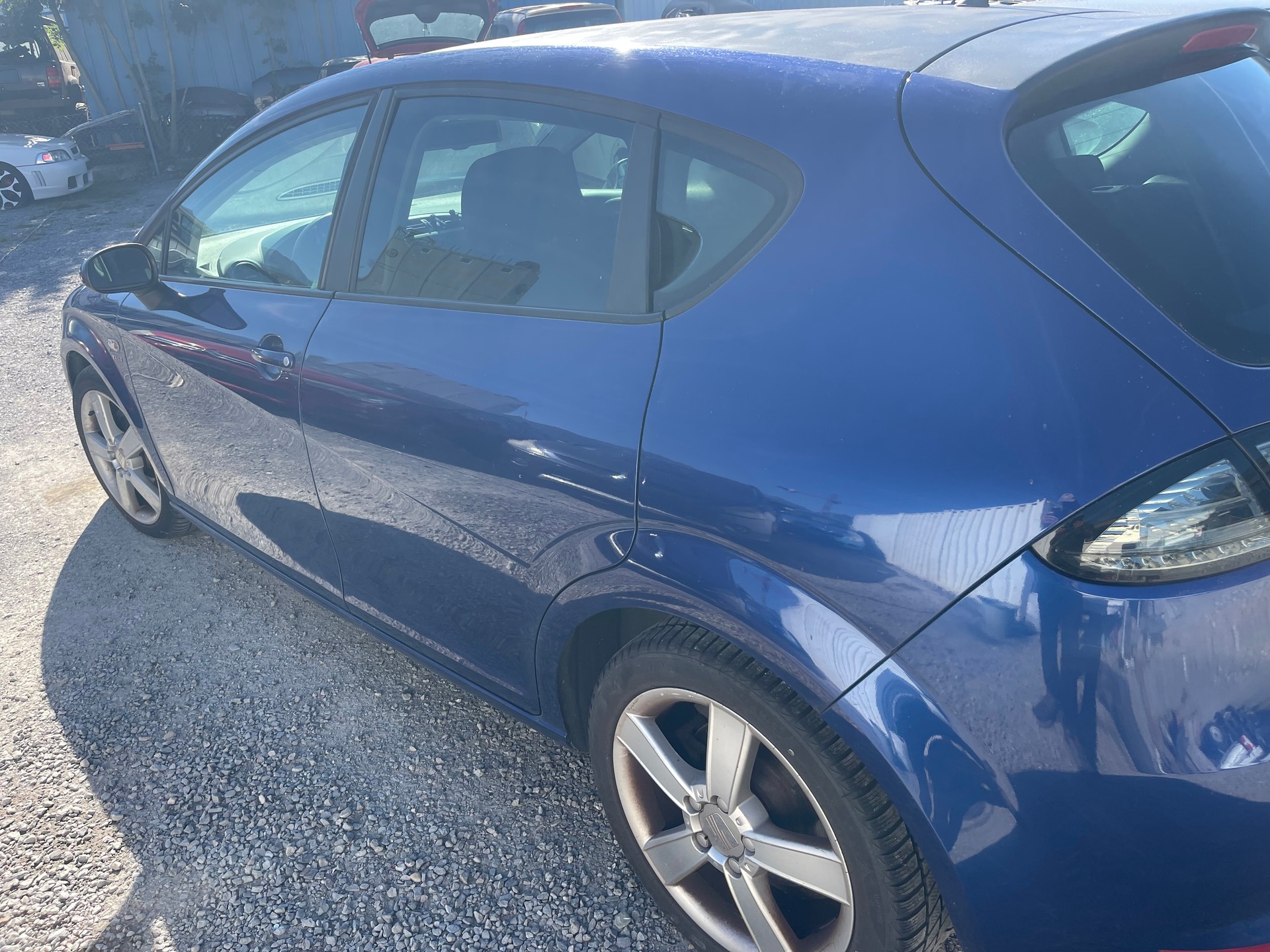 SEAT Leon 2.0 FSI T Radical-image-1