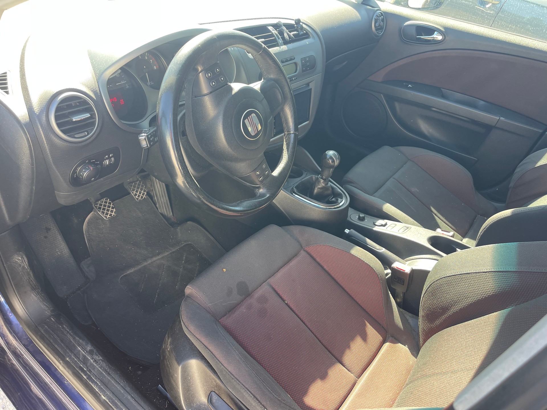 SEAT Leon 2.0 FSI T Radical-image-6