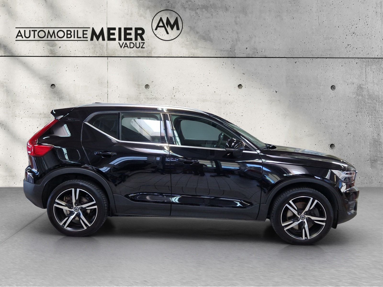 VOLVO XC40 1.5 T4 PiH Inscription-image-3