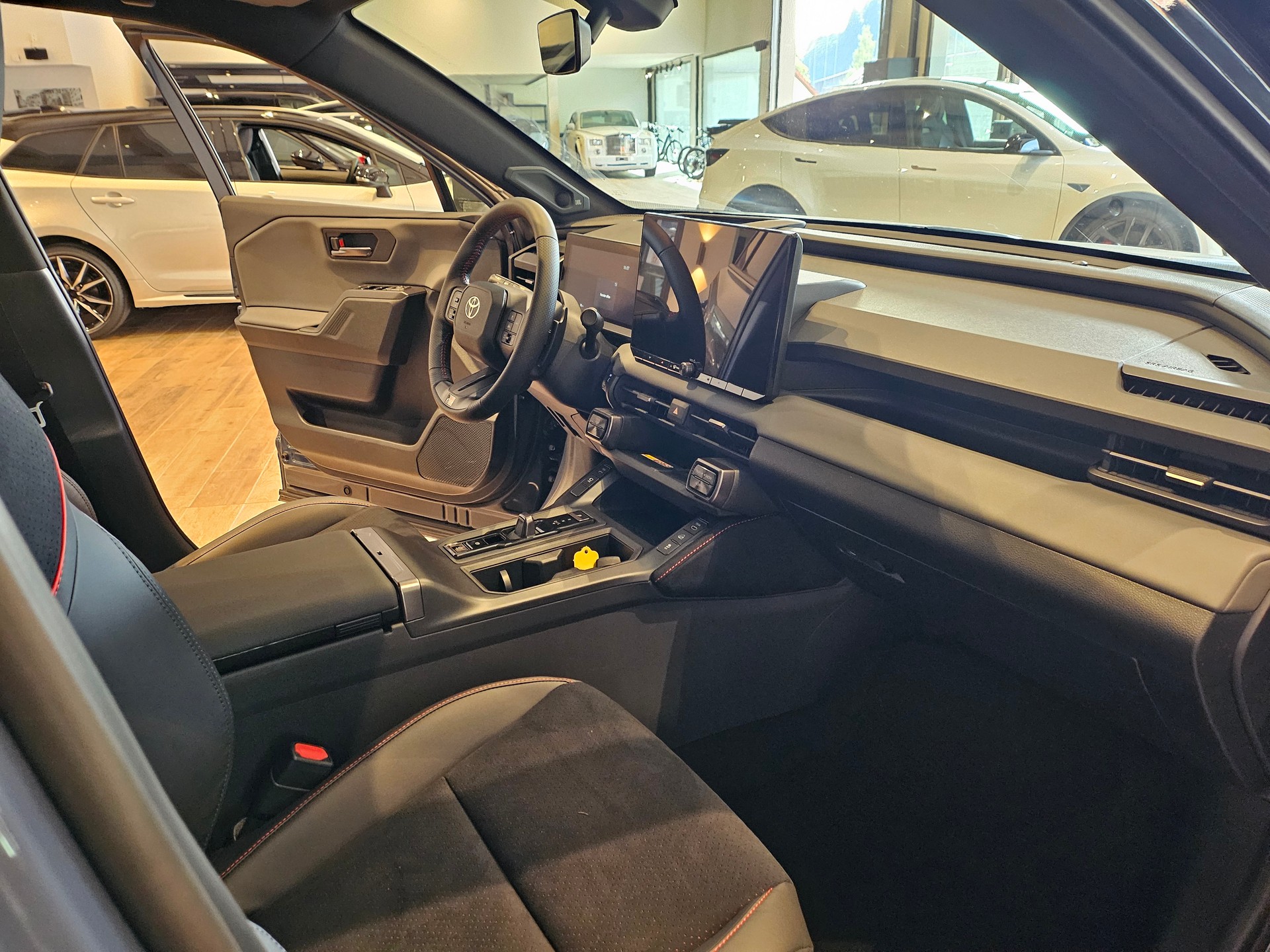 TOYOTA RAV-4 2.5 HSD GR Sport e-CVT 4WDđ„8-fachđ„-image-17
