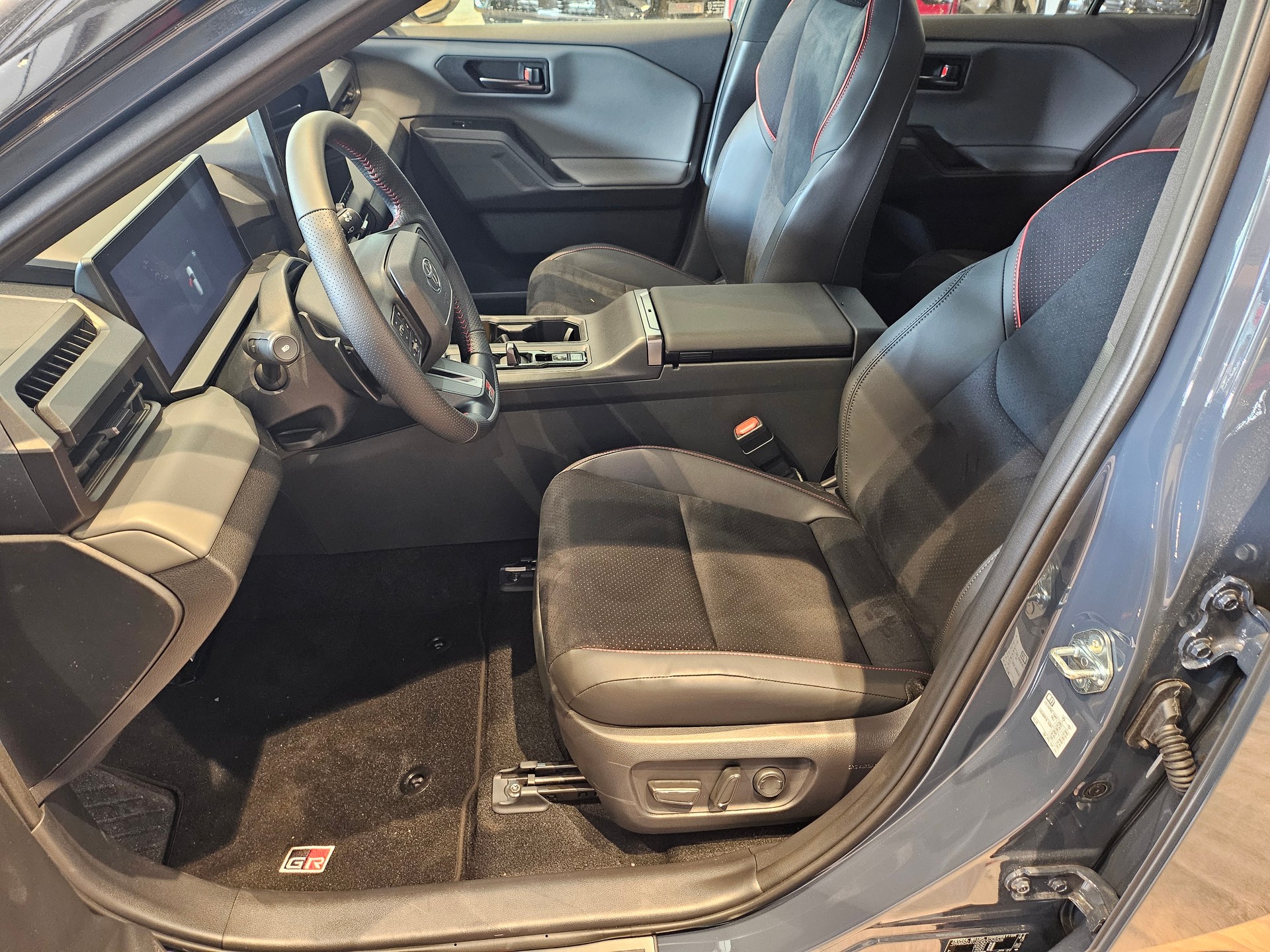 TOYOTA RAV-4 2.5 HSD GR Sport e-CVT 4WDđ„8-fachđ„-image-23