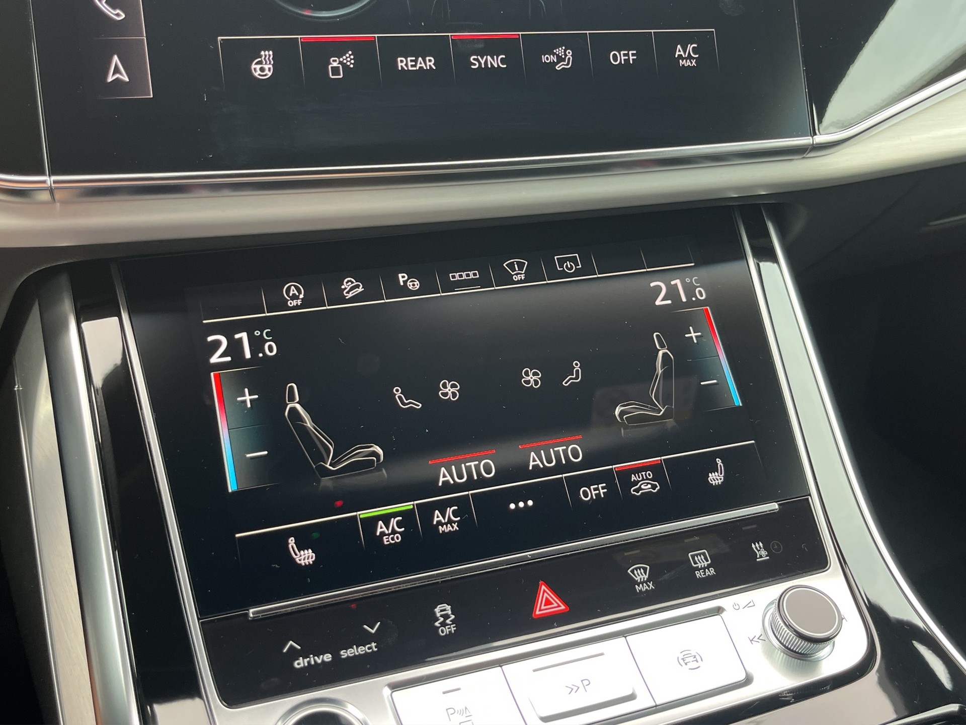 AUDI Q7 SUV TFSI quattro 250 kW S line tiptronic*7-Plätzer, S-Sportsitze, Allradlenkung, B&O, AHK, Sthz, (5-Jahre Garantie)-image-27