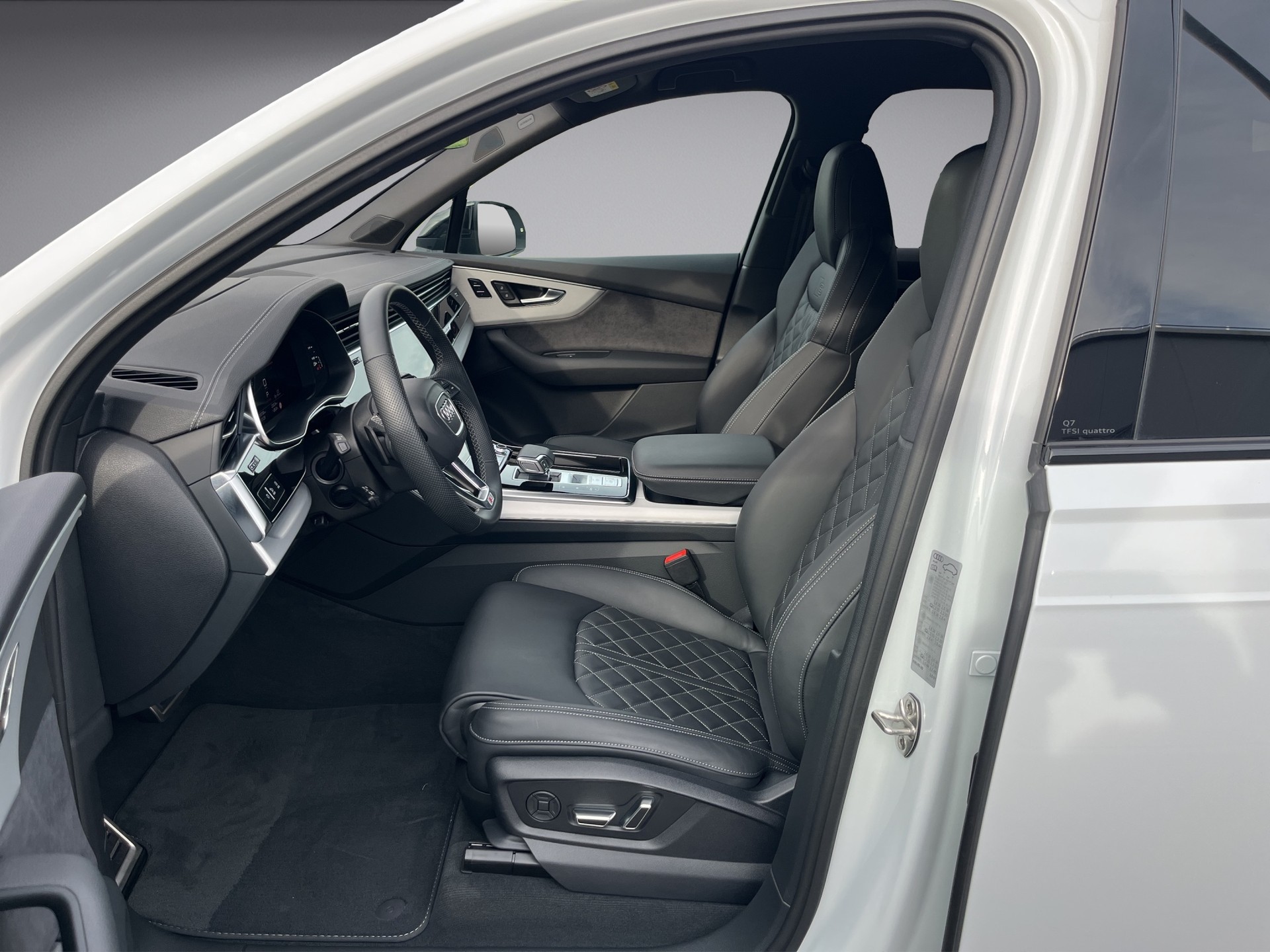 AUDI Q7 SUV TFSI quattro 250 kW S line tiptronic*7-Plätzer, S-Sportsitze, Allradlenkung, B&O, AHK, Sthz, (5-Jahre Garantie)-image-8
