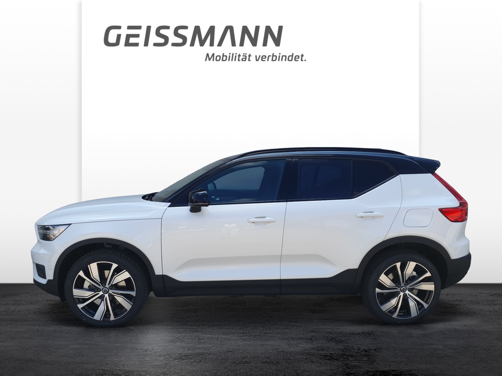 VOLVO XC40 P6 Pro-showroom-element-1