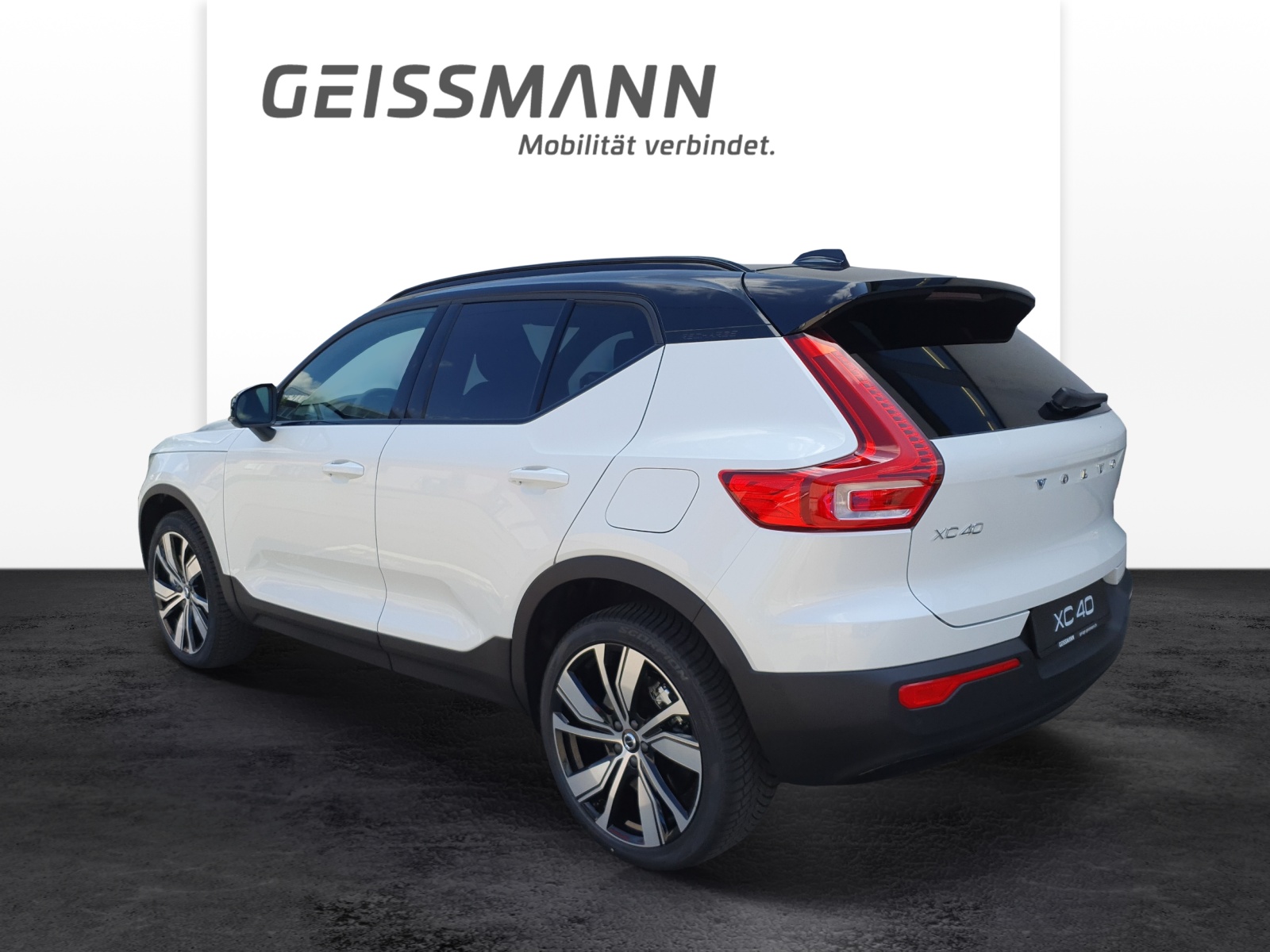 VOLVO XC40 P6 Pro-showroom-element-2