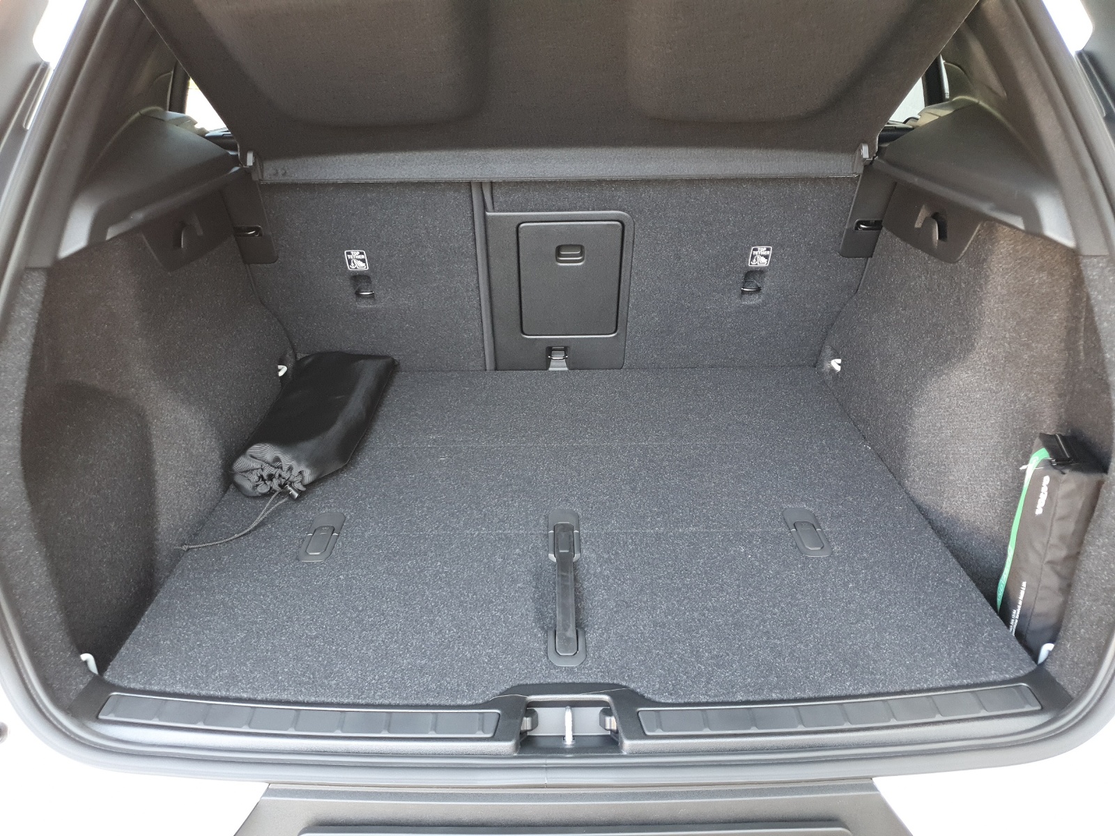 VOLVO XC40 P6 Pro-image-10