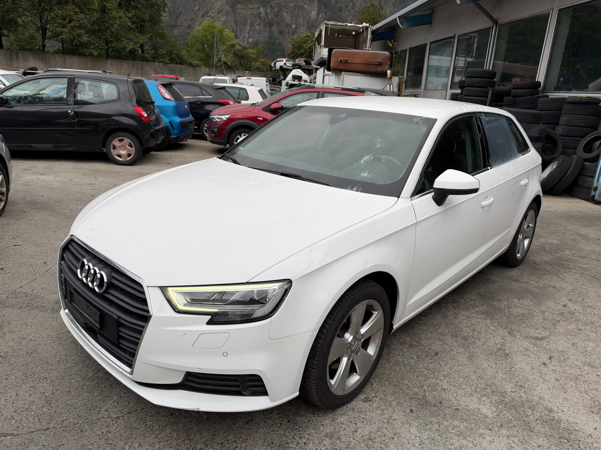 AUDI A3 Sportback 30 TFSI S-tronic-image-1