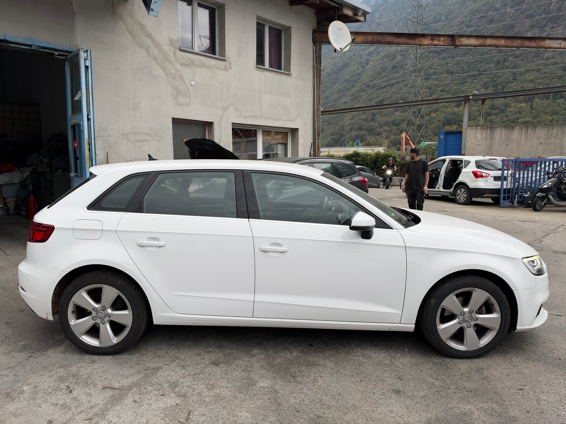 AUDI A3 Sportback 30 TFSI S-tronic-image-4