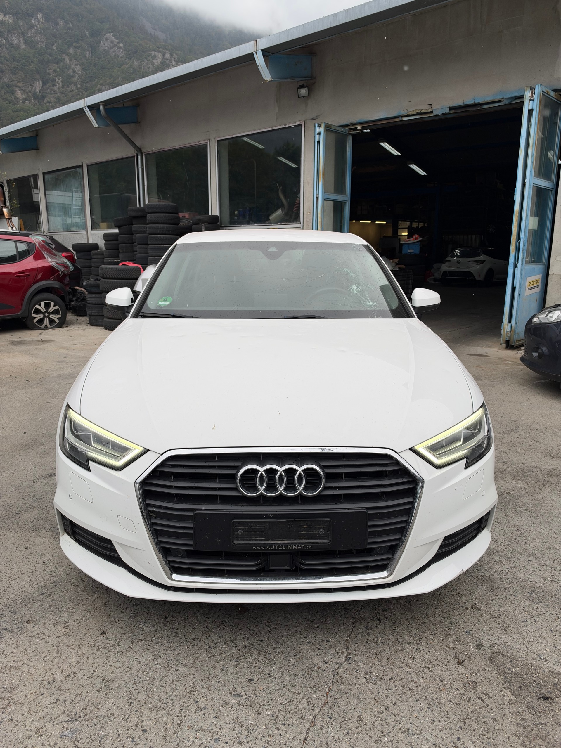 AUDI A3 Sportback 30 TFSI S-tronic-image-2