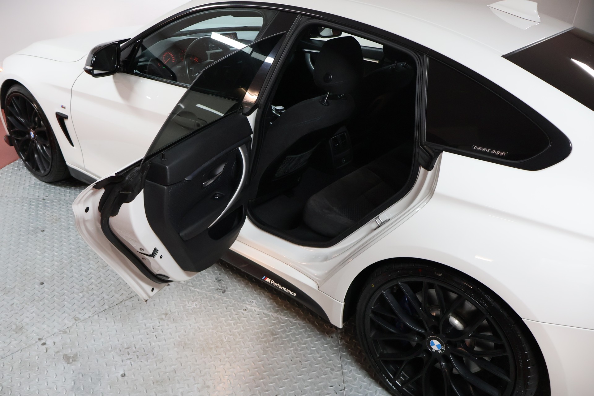 BMW 430d Gran Coupé xDrive M Sport Steptronic-image-15