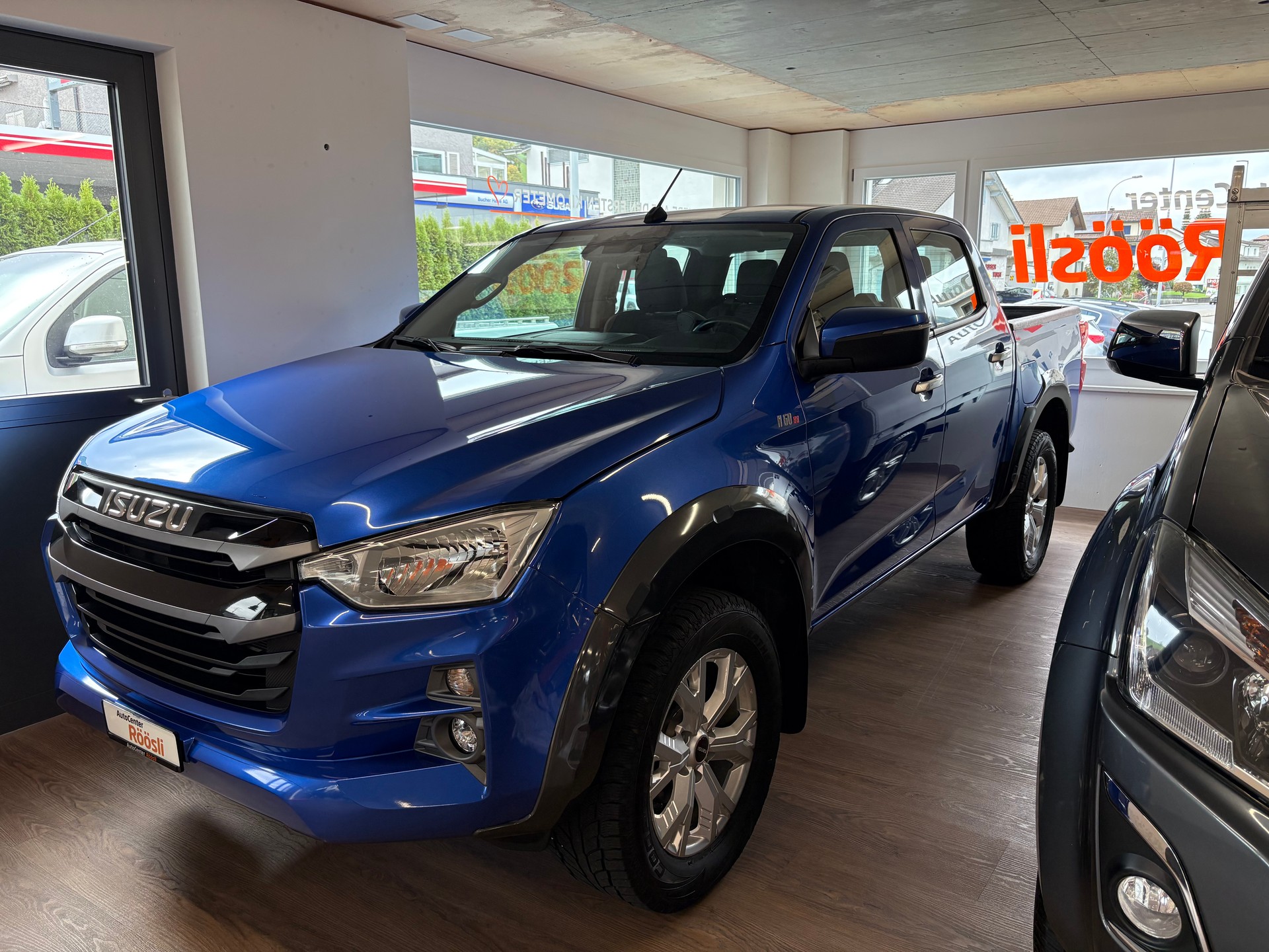 ISUZU D-MAX 1.9 CrewCab N60BB 4x4 AT-image-1