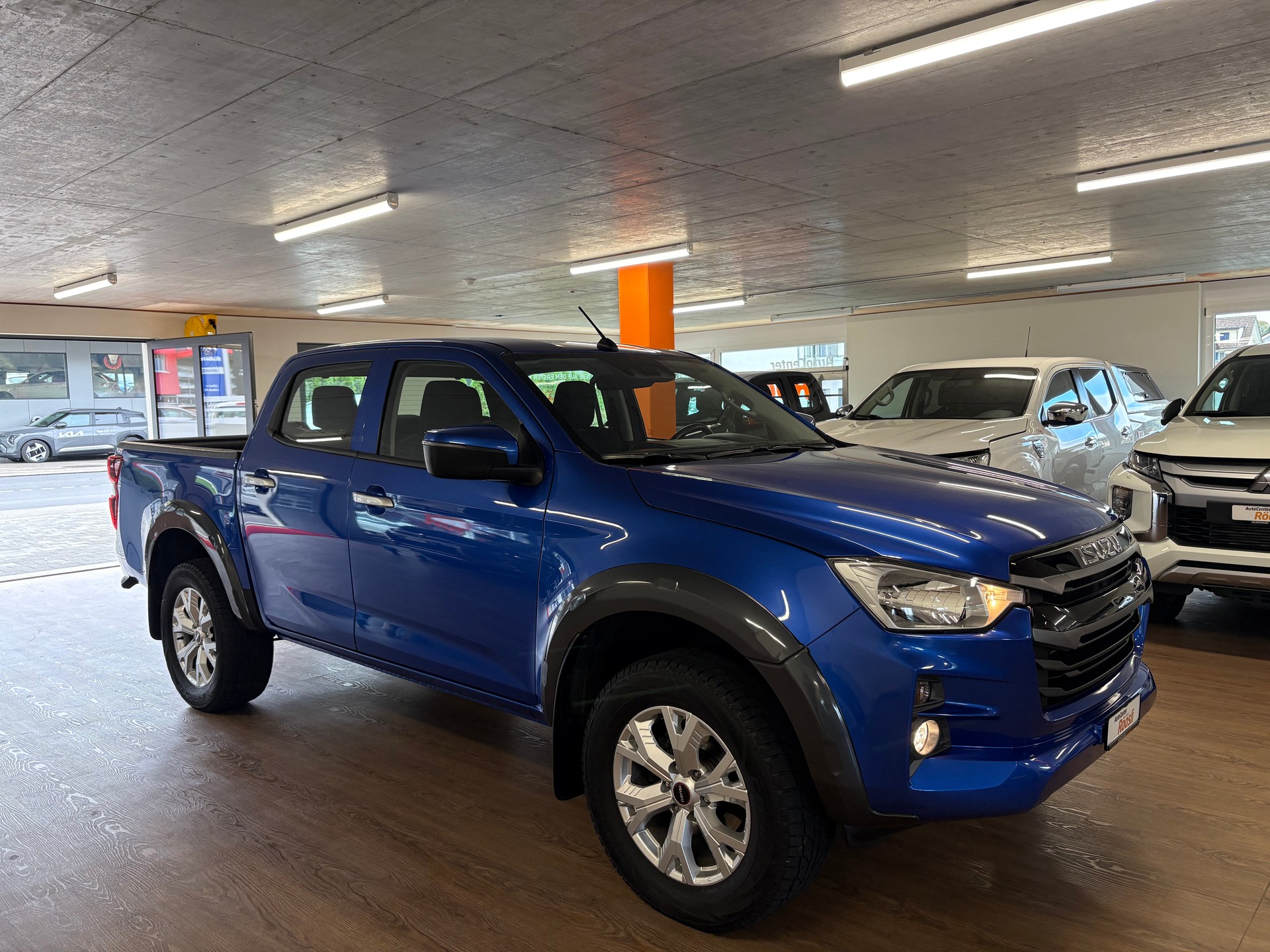 ISUZU D-MAX 1.9 CrewCab N60BB 4x4 AT-image-2
