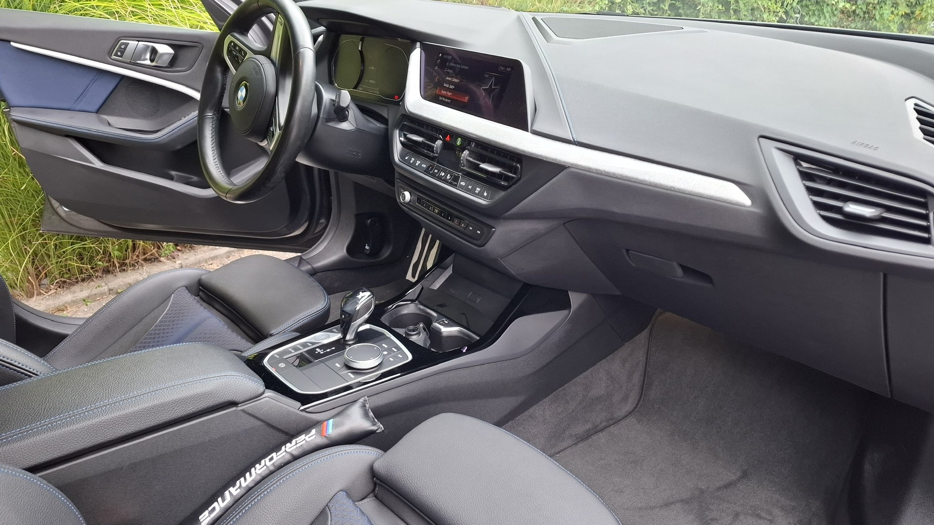 BMW 118i M-Sport-image-4