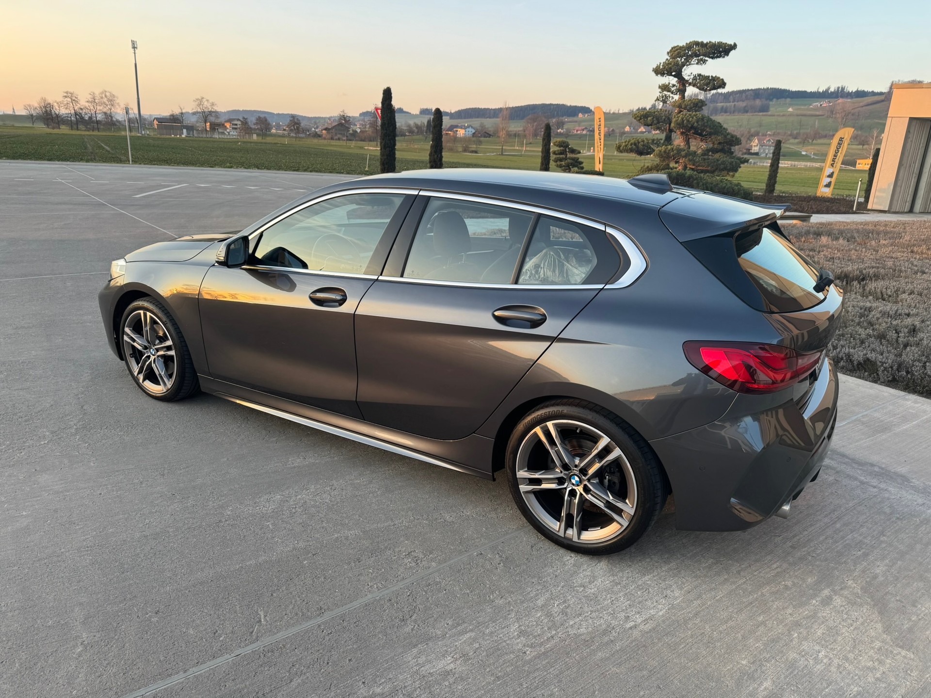 BMW 118i M-Sport-image-2