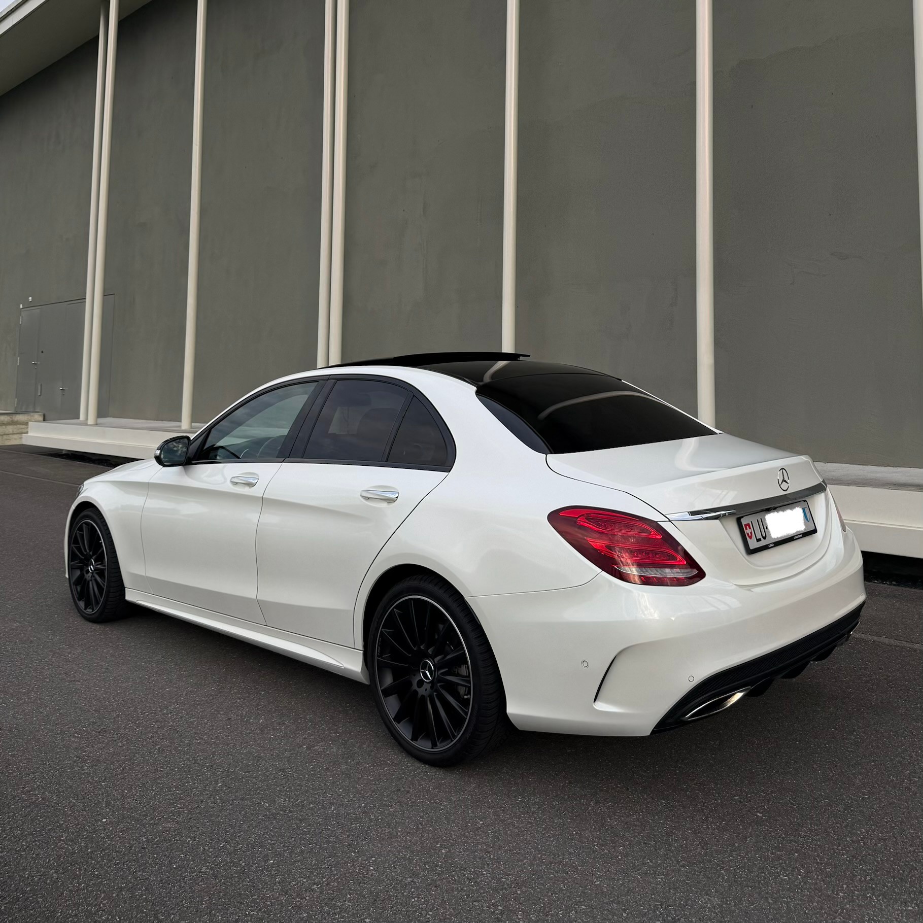 MERCEDES-BENZ C 400 AMG Line 4matic-image-3